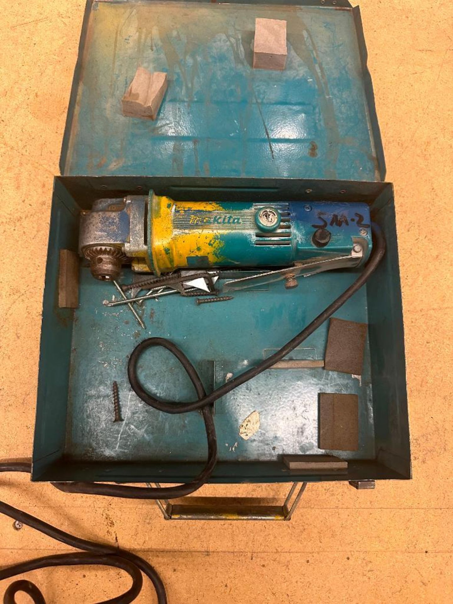 ELECTRIC ANGLE GRINDER WITH CASE - Image 2 of 4