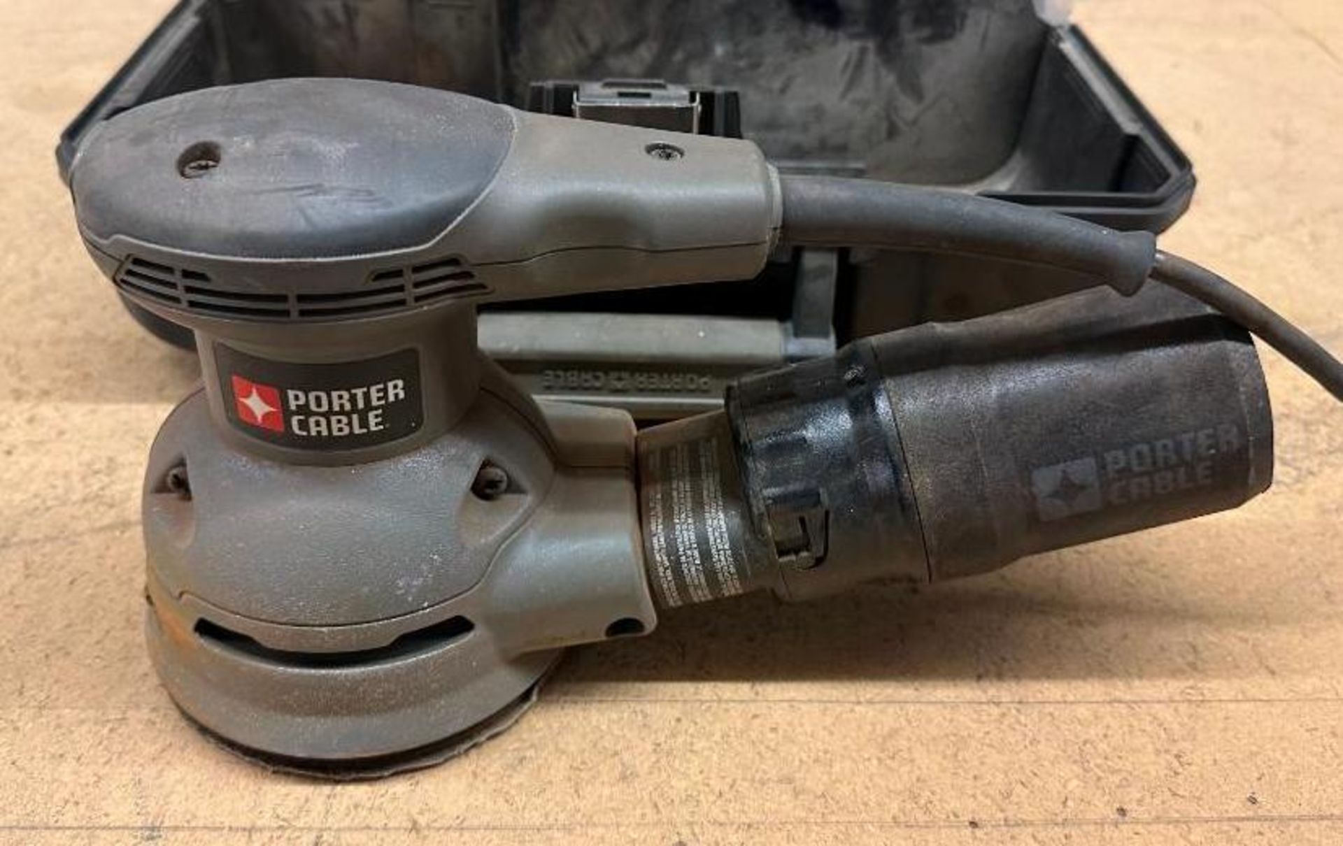 5" ELECTRIC RANDOM ORBIT SANDER WITH CASE