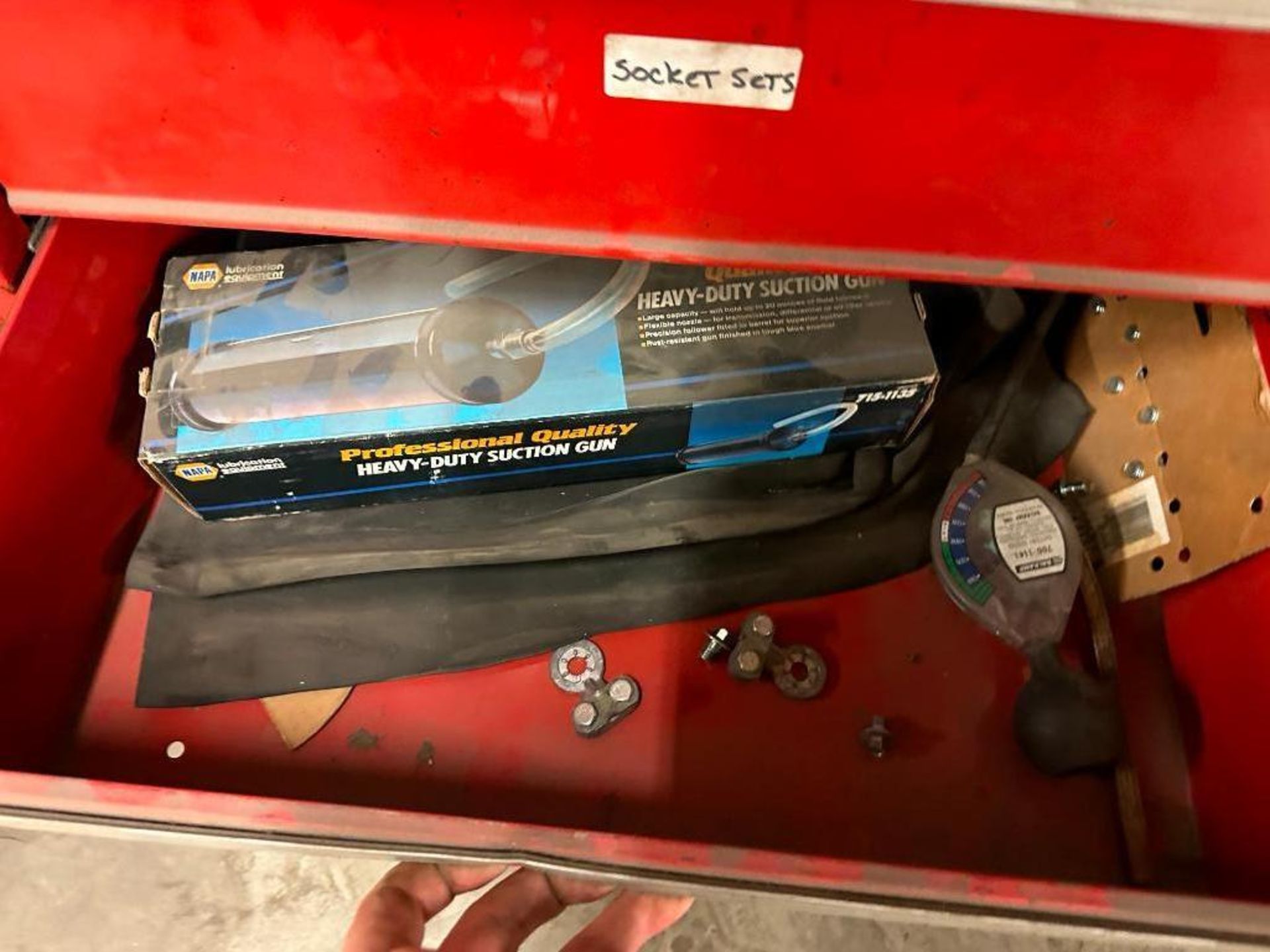 TOOL CHEST WITH ASSORTED TOOLS - Image 9 of 9