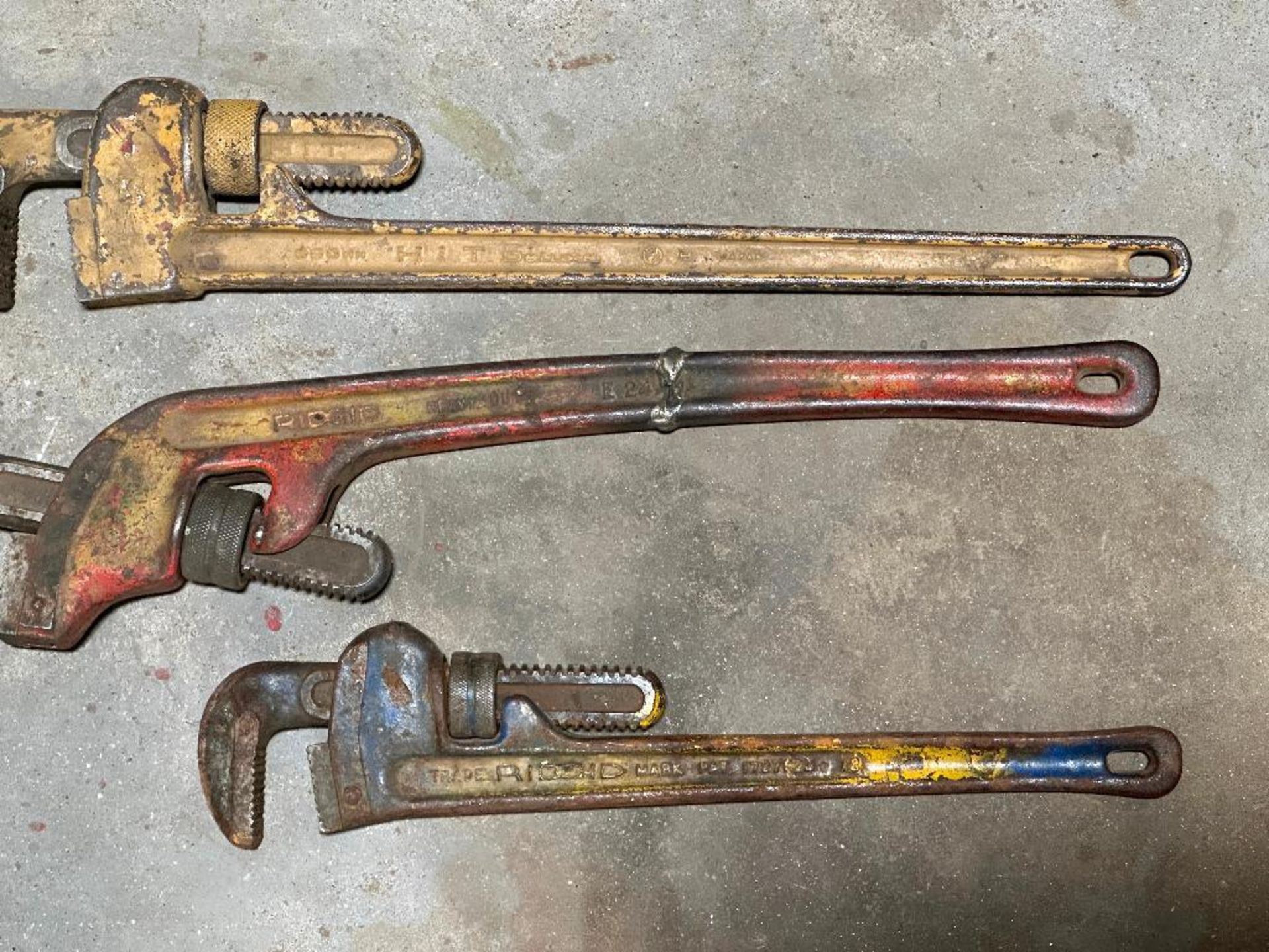 (5) - HEAVY DUTY PIPE WRENCHES - Image 4 of 5