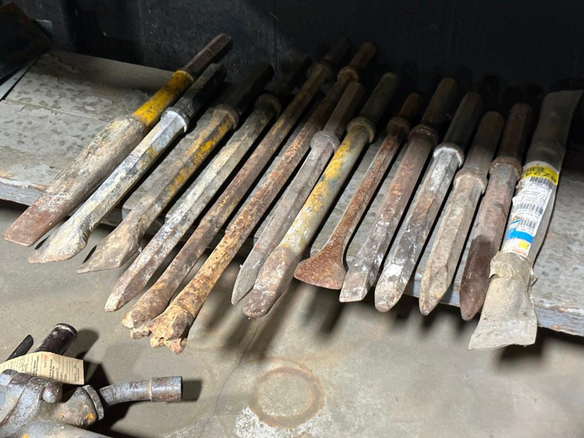 LARGE GROUP OF HAMMER TOOL AND JACK TIPS - Image 3 of 5