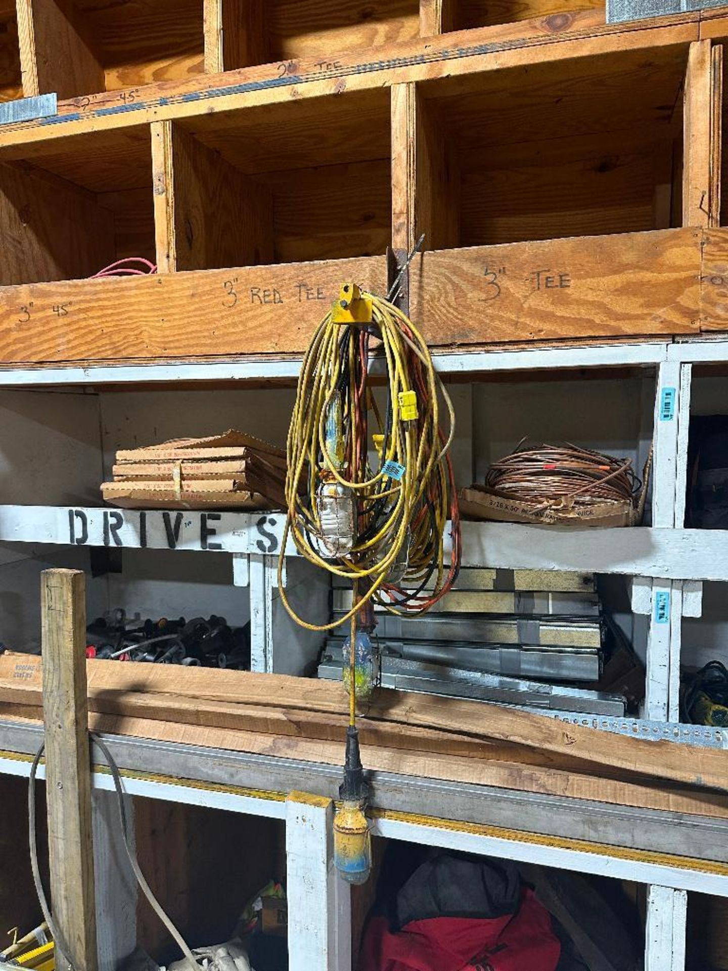 ASSORTED GROUP OF ELECTRICAL CABLES AND EXTENSION CORDS - Image 3 of 3