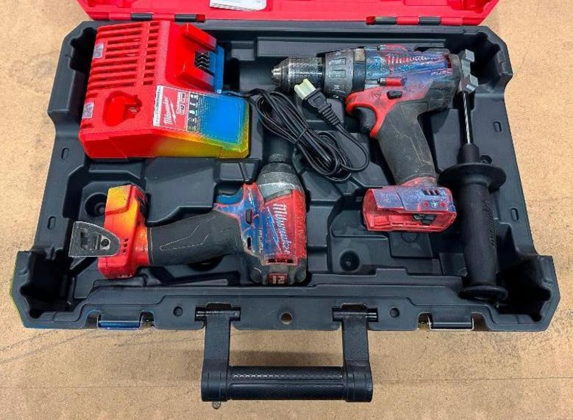 DRILL/DRIVER COMBO SET WITH CHARGER AND CASE