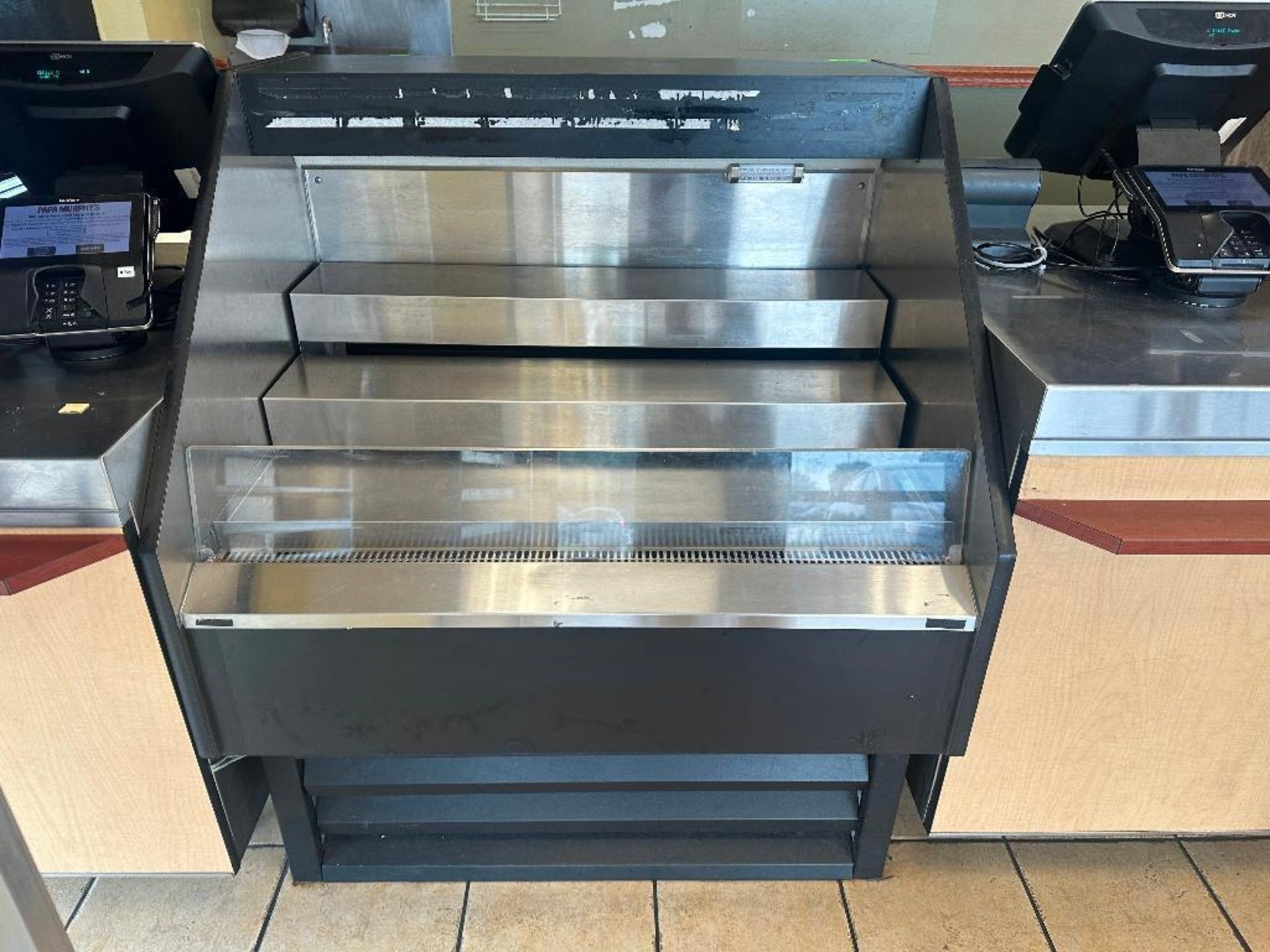 DESCRIPTION 40" SELF-CONTAINED GRAB AND GO MERCHANDISER COOLER. ADDITIONAL INFORMATION 115 VOLT, 1 P