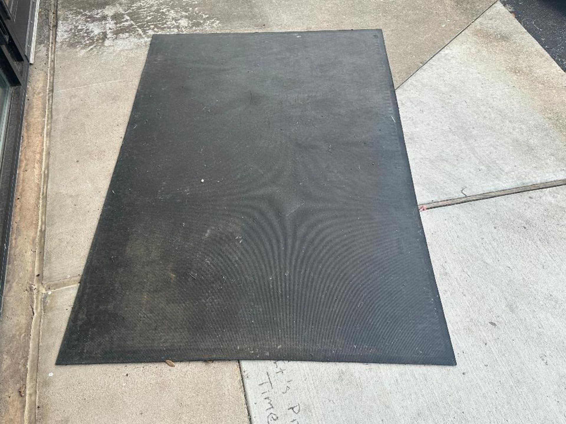 DESCRIPTION (4) 5' X 3' BLACK RUBBER TRAFFIC MATS. THIS LOT IS: SOLD BY THE PIECE LOCATION 7399 O'Co - Image 2 of 4