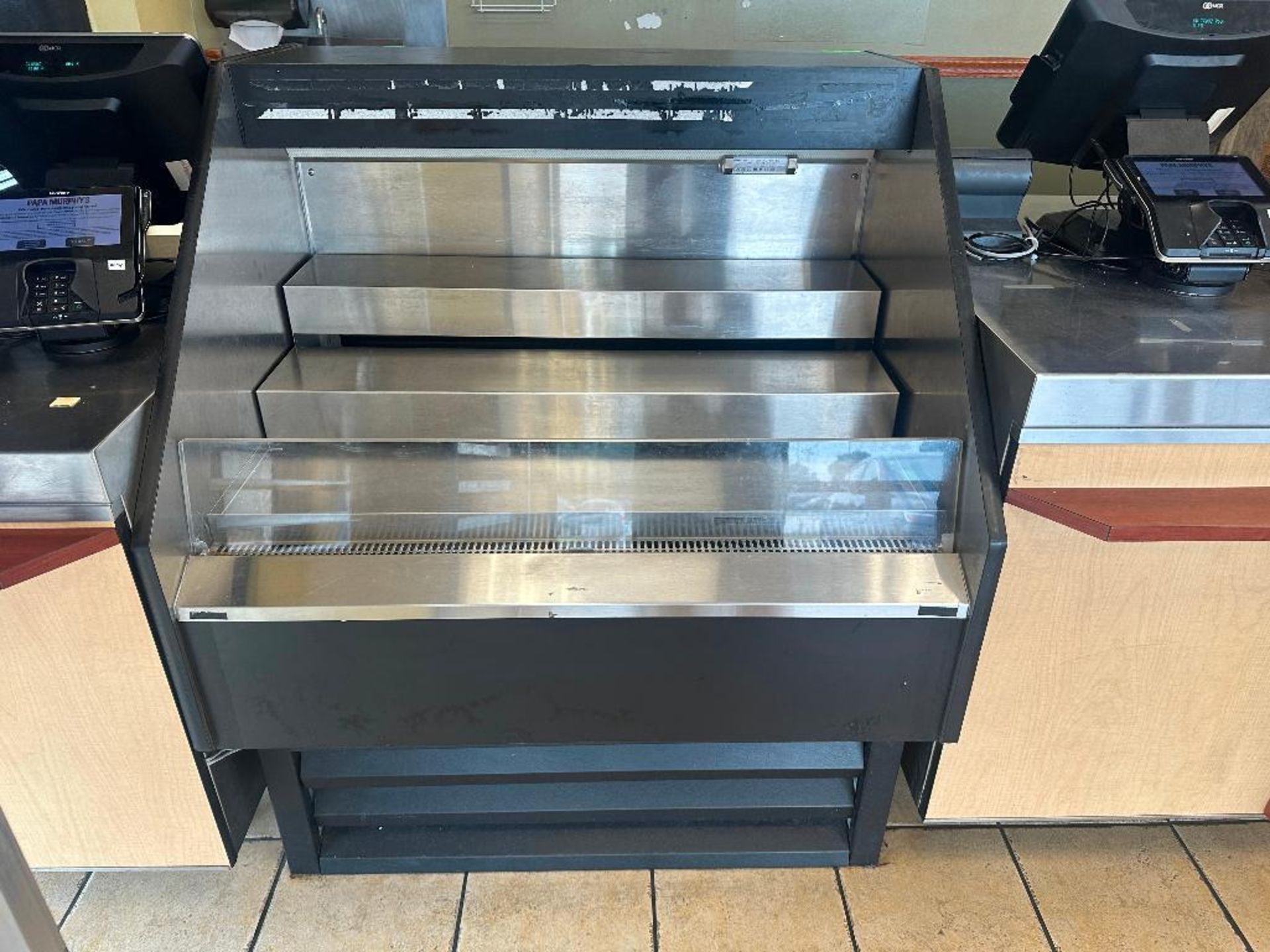 DESCRIPTION 40" SELF-CONTAINED GRAB AND GO MERCHANDISER COOLER. ADDITIONAL INFORMATION 115 VOLT, 1 P - Image 3 of 5