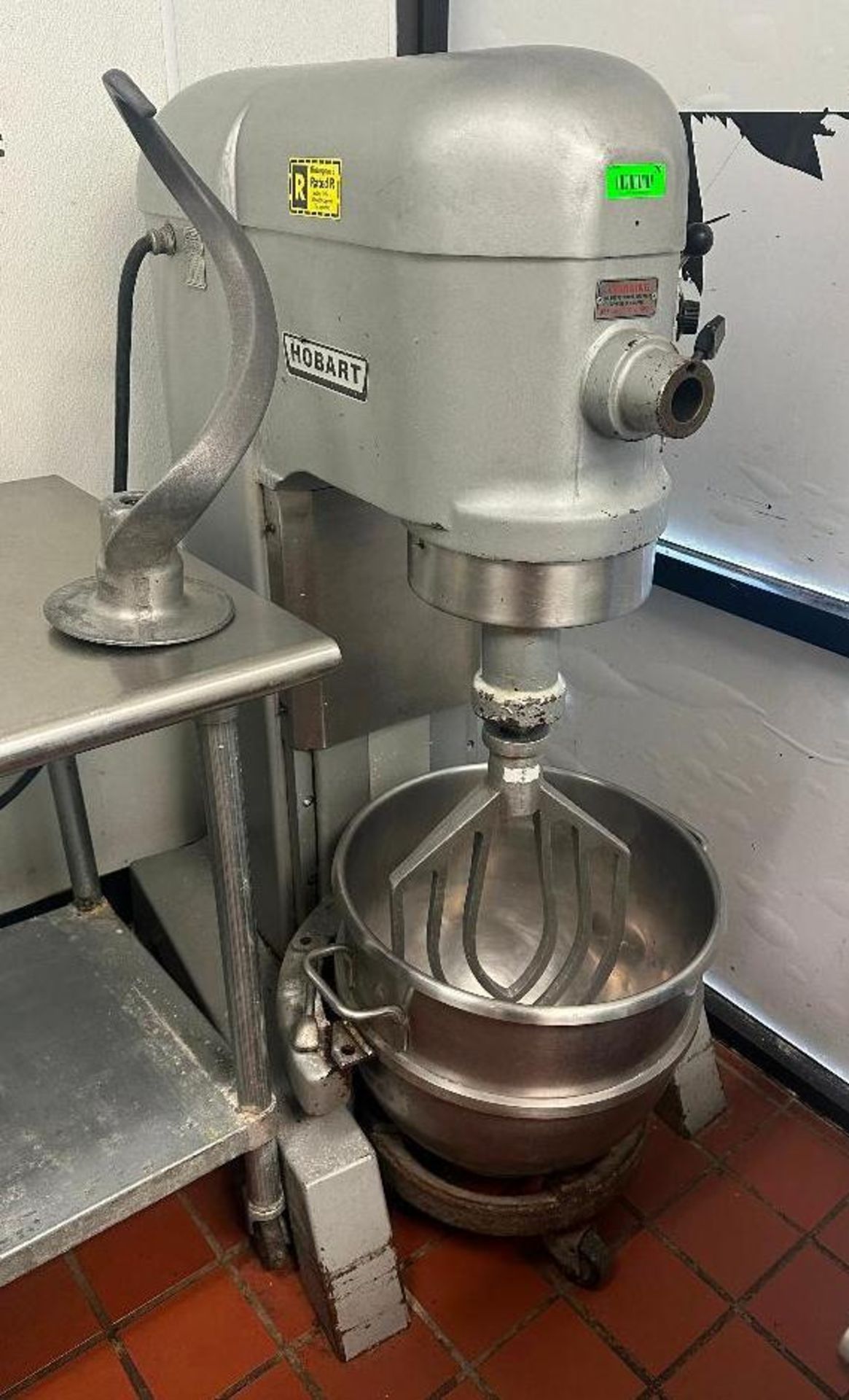 DESCRIPTION HOBART P660 60 QT MIXER W/ BOWL, HOOK, AND PADDLE. BRAND / MODEL: HOBARTS P660 ADDITIONA