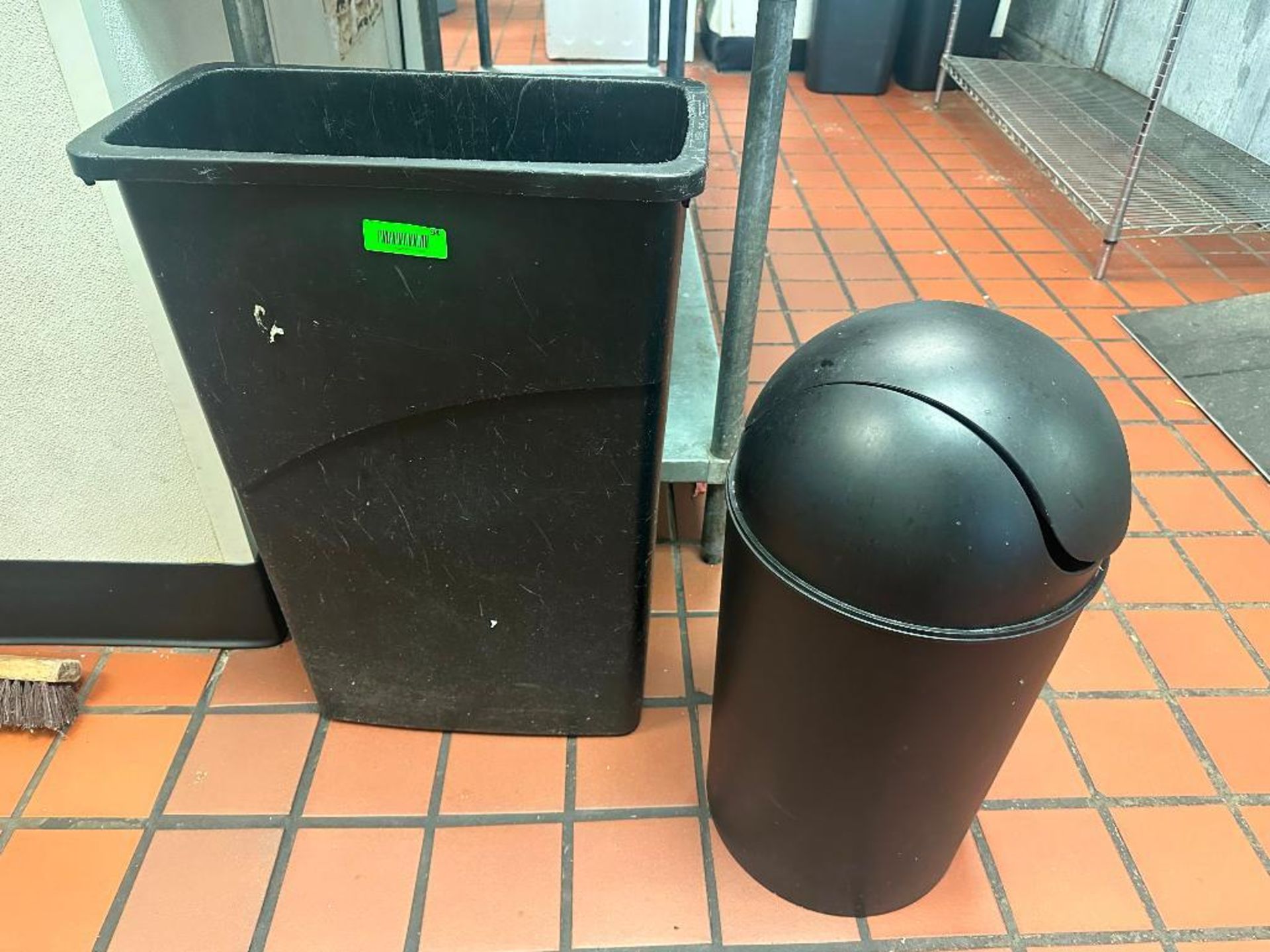 DESCRIPTION 20 GALLON BAR SIDE TRASH CAN. ADDITIONAL INFORMATION W/ SMALL OFFICE CAN. THIS LOT IS: O