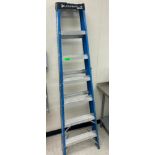 DESCRIPTION LOUISVILLE 7' FIBERGLASS LADDER BRAND / MODEL: LOUISVILLE W-3215-7 SIZE 7' LOCATION 2110