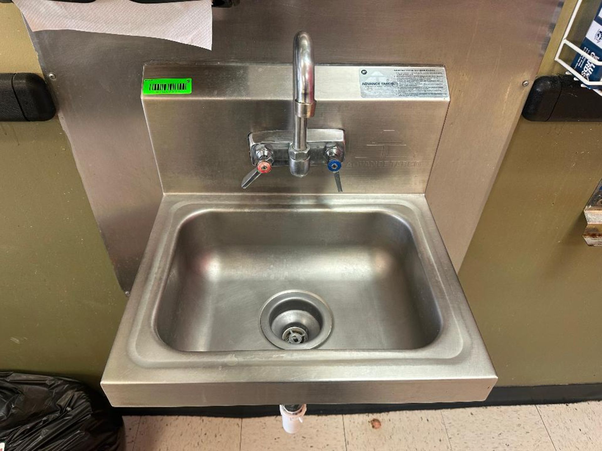 DESCRIPTION ADVANCE TABCO WALL MOUNTED STAINLESS HAND SINK. BRAND / MODEL: ADVANCE TABCO ADDITIONAL