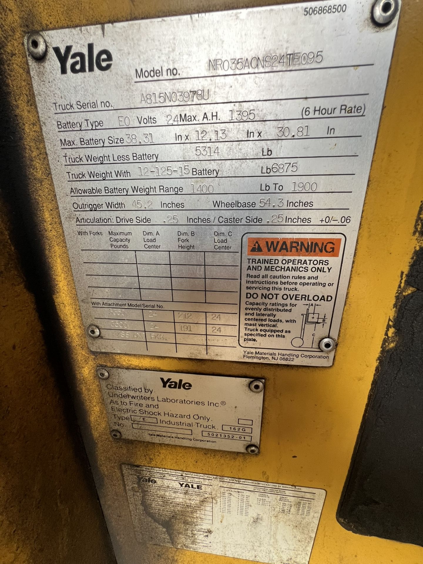 Yale Lift, Model #NR035ACNS24TE095, No Charger, Was running on 2 car batteries - Bild 5 aus 5
