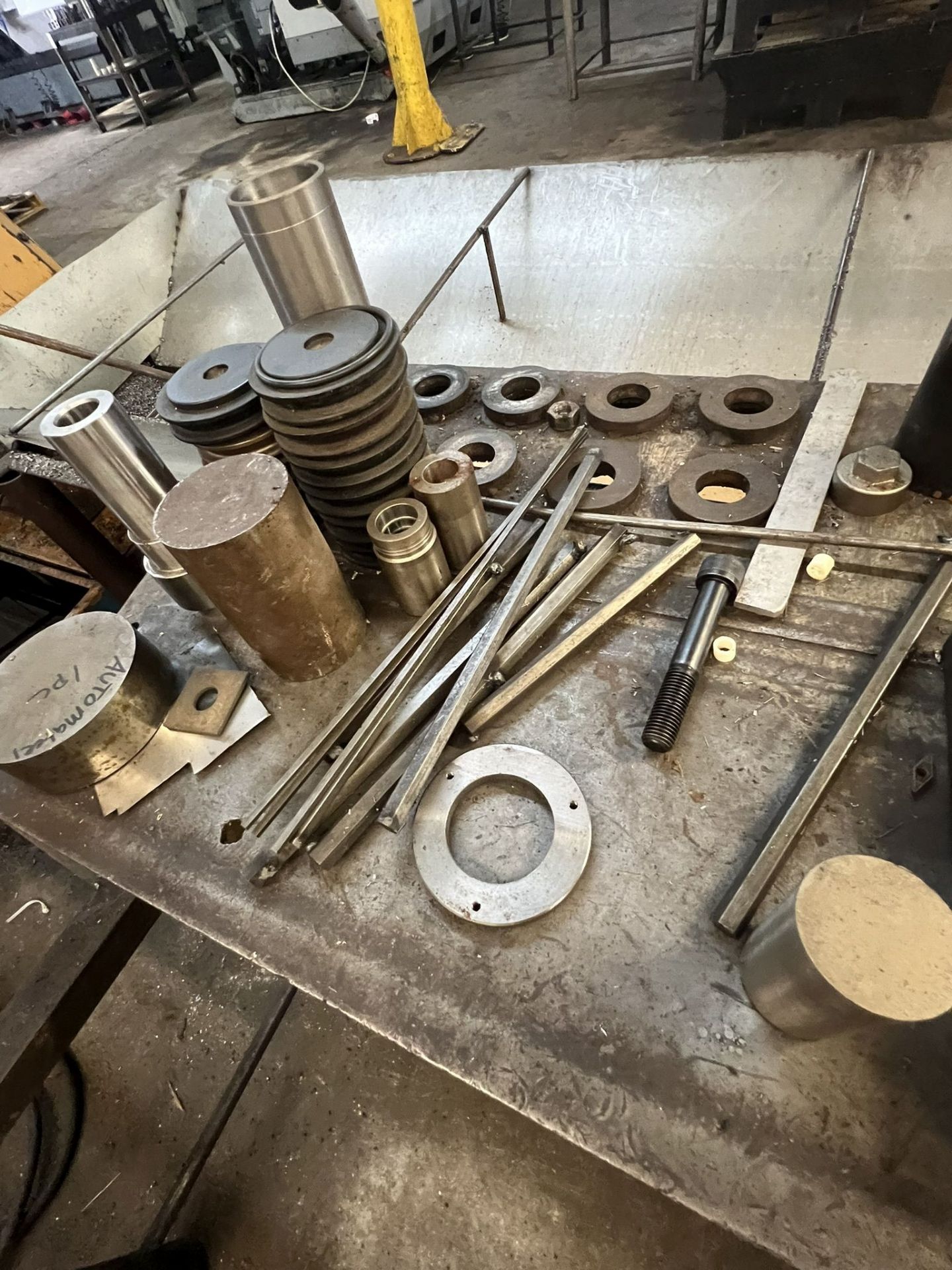 Metal Work Bench & Contents of Tooling - Bild 4 aus 5