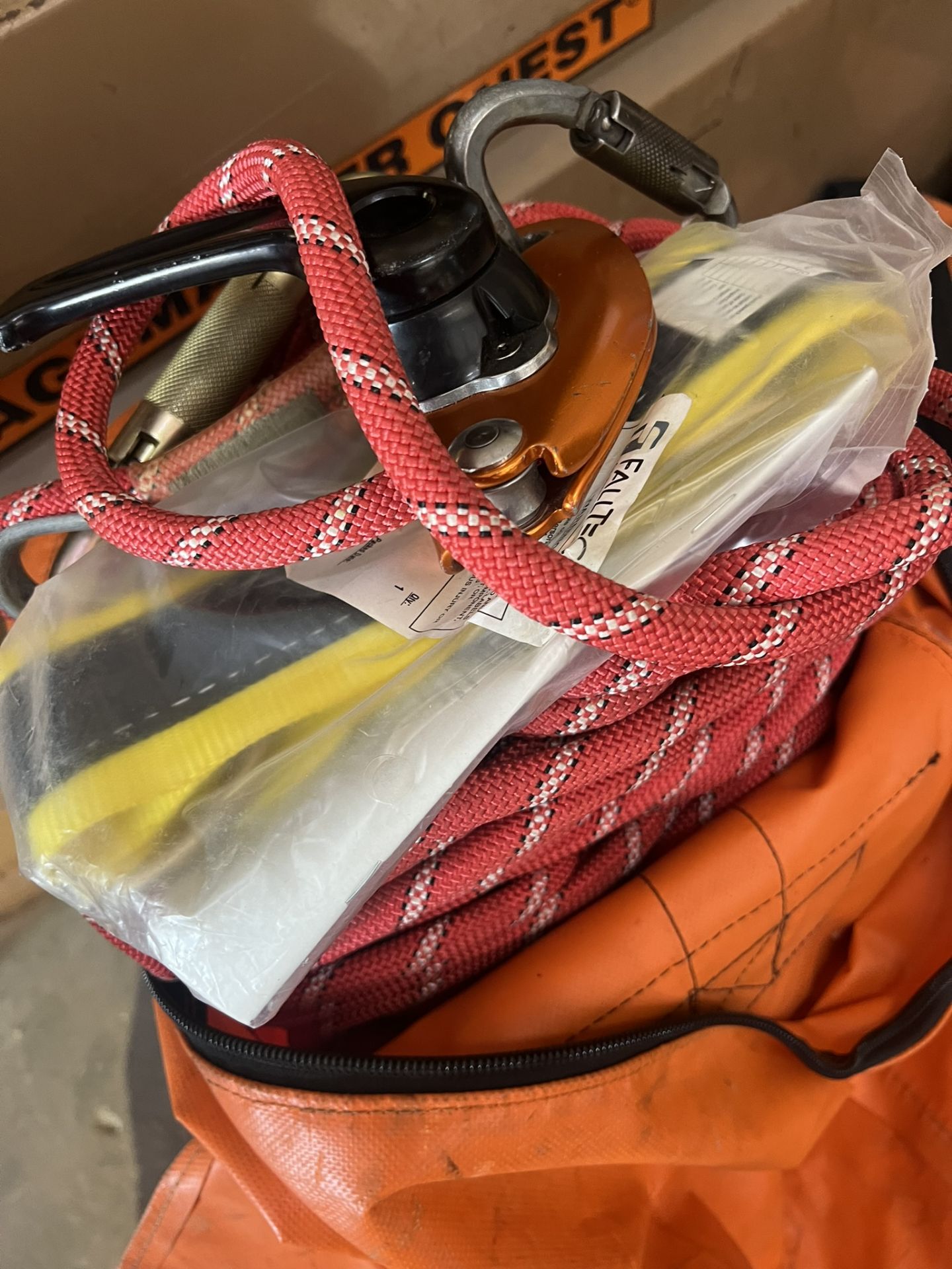 GME Climb Higher Repelling Standard Rescue Kit w/ 600ft ropes - Bild 2 aus 2