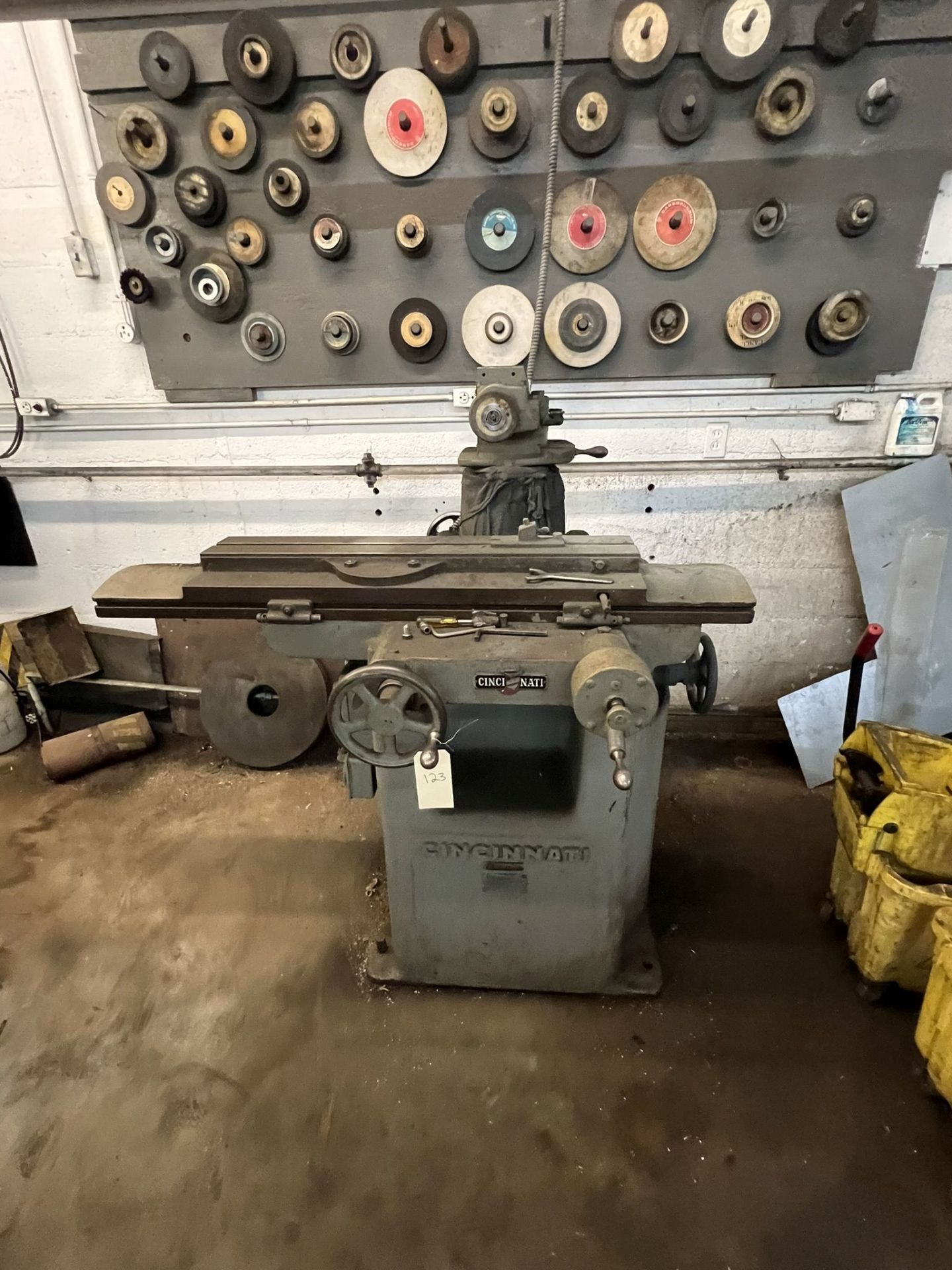 Cincinnati Cutter Grinder Machine & Assorted Wheels Model#D2T1M-481