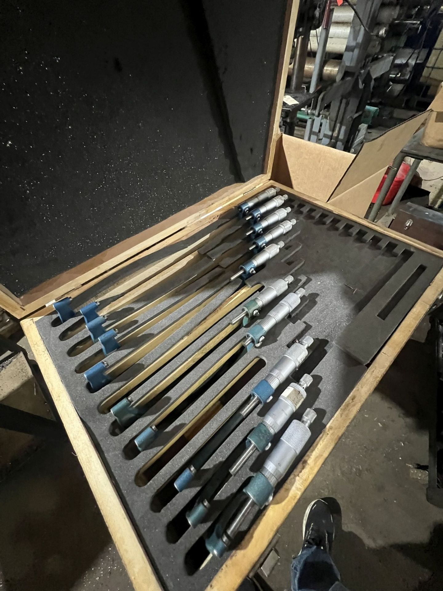 Outside Micrometers Set 0-12 in wood case - Image 2 of 2