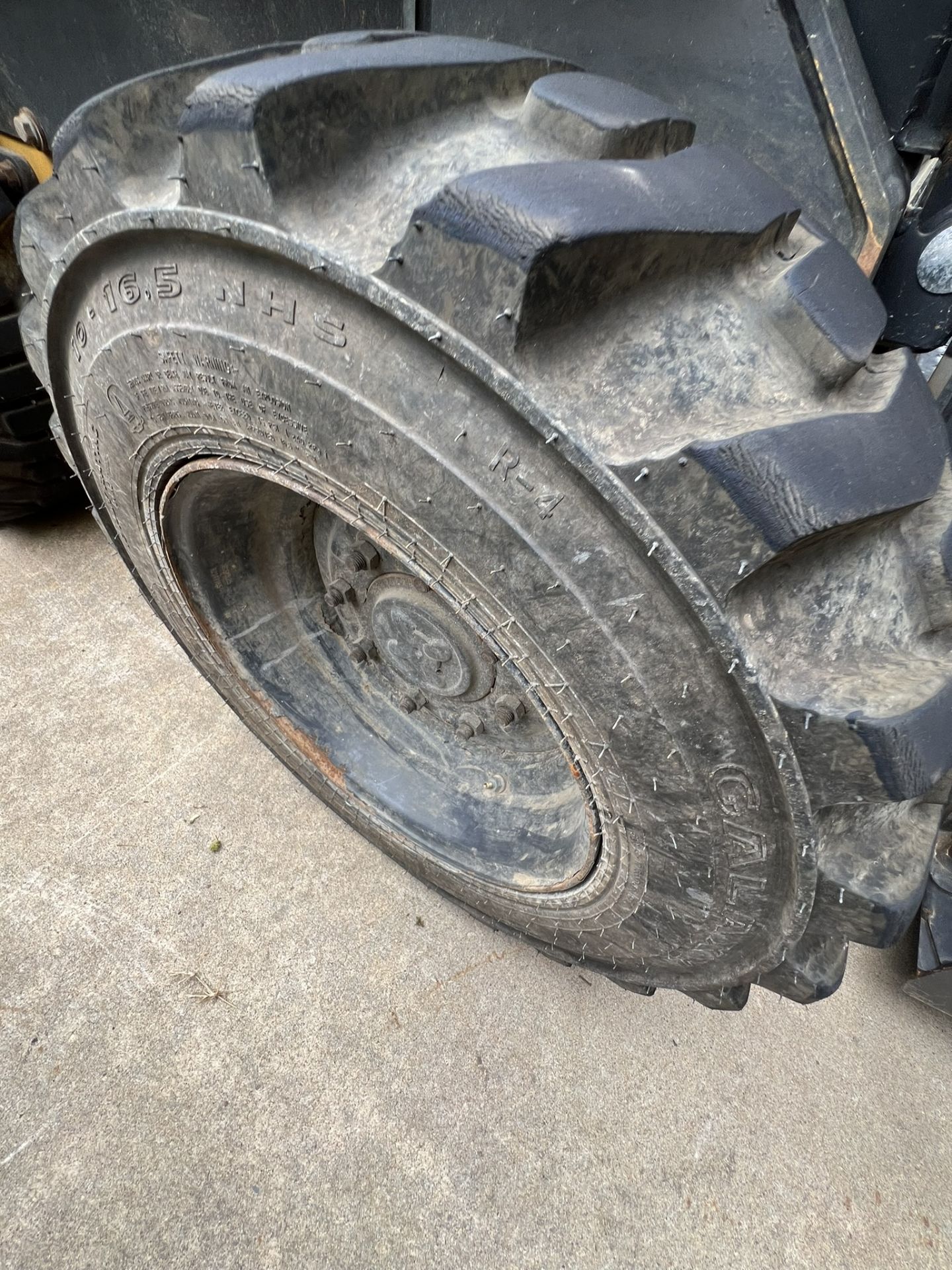 2018 New Holland L218 Skid Steer, Rubber Wheels, 468 Hours, sold with forks Serial # - Image 3 of 5