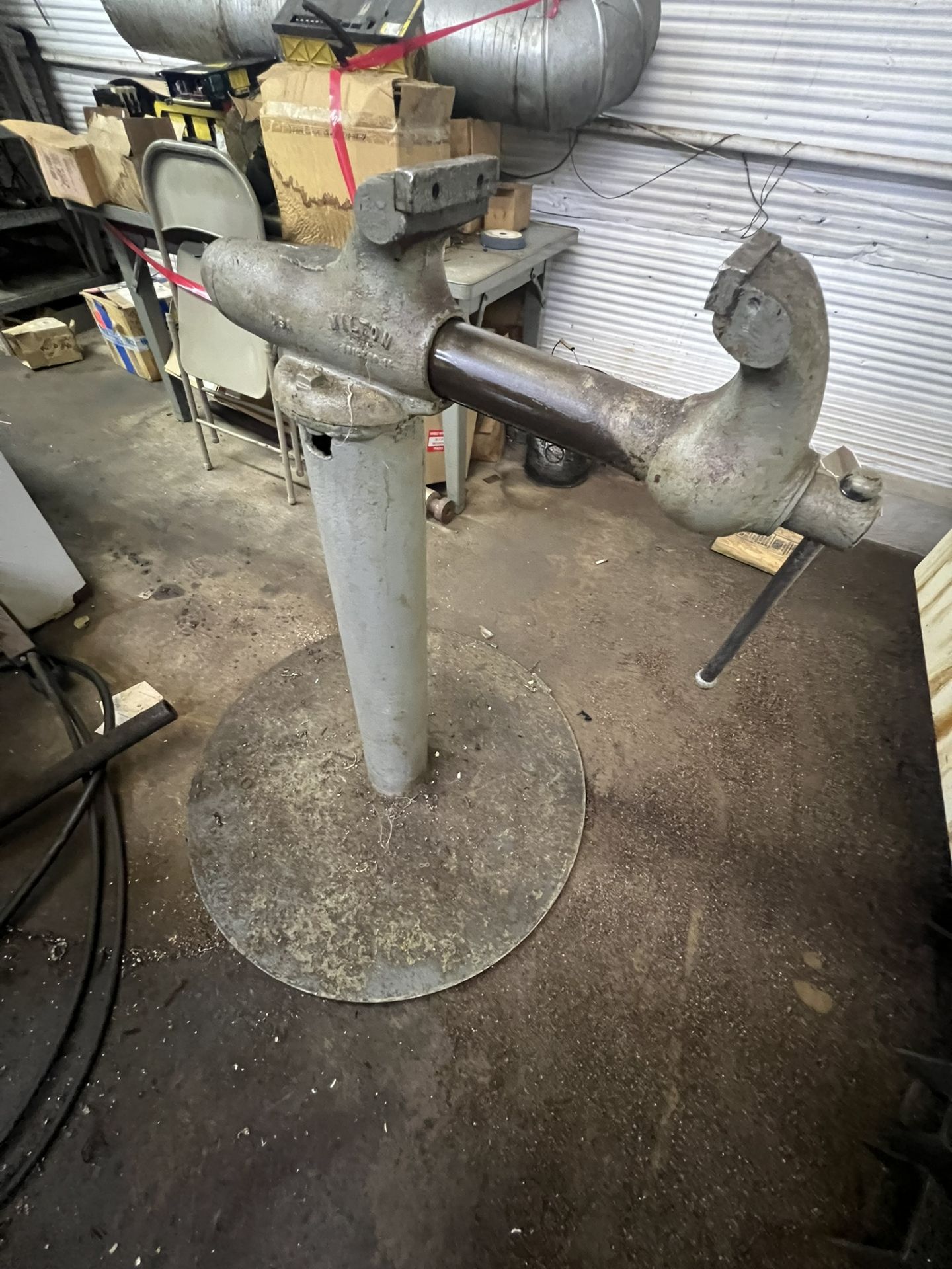 Wilton 9" Vice on Pedestal