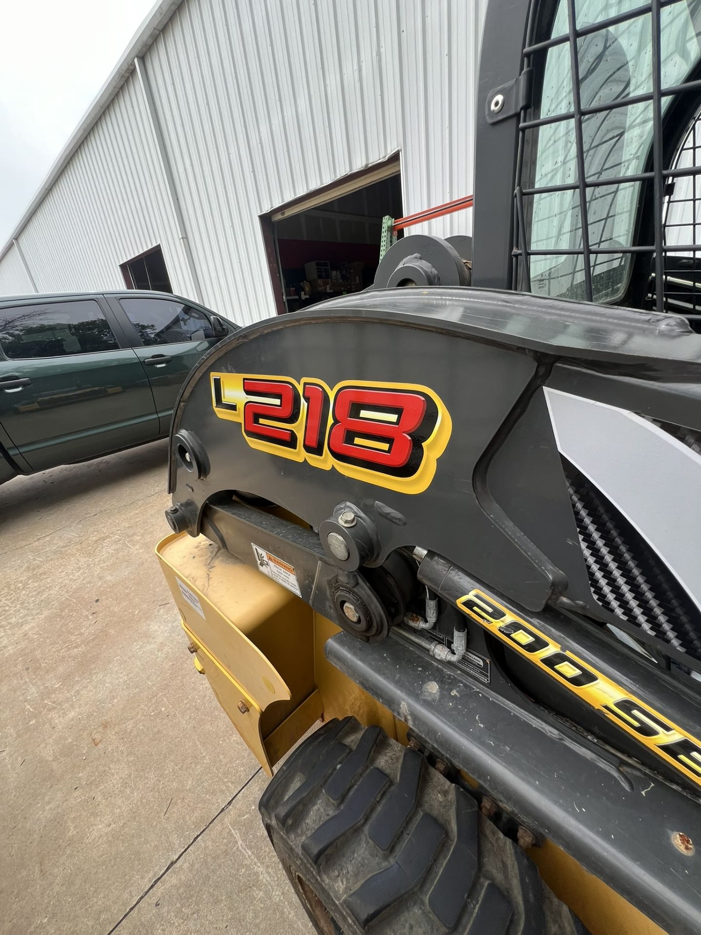 2018 New Holland L218 Skid Steer, Rubber Wheels, 468 Hours, sold with forks Serial # - Image 4 of 5