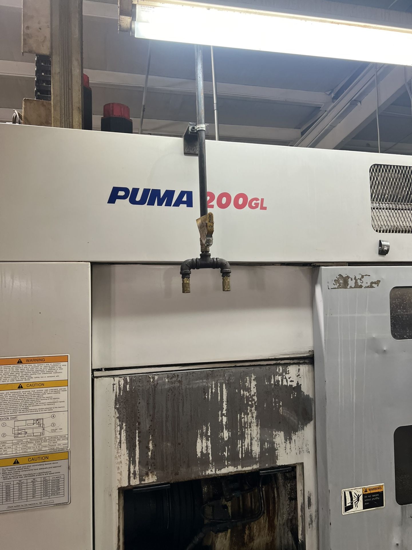 2001 Daewoo Puma 200GL CNC, with chip conveyor, does not power on Model #200LC, Serial# - Image 2 of 13