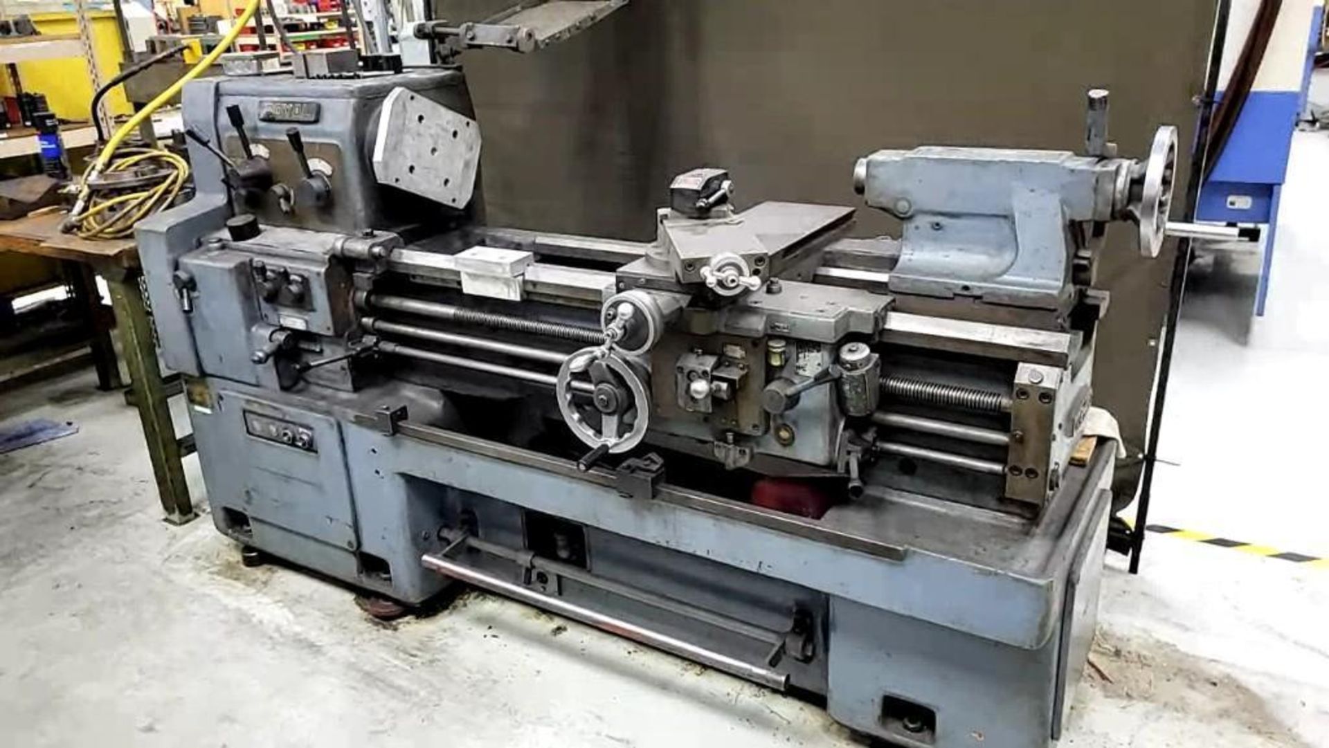 17" x 36" Royal #WL-435 Manual Lathe