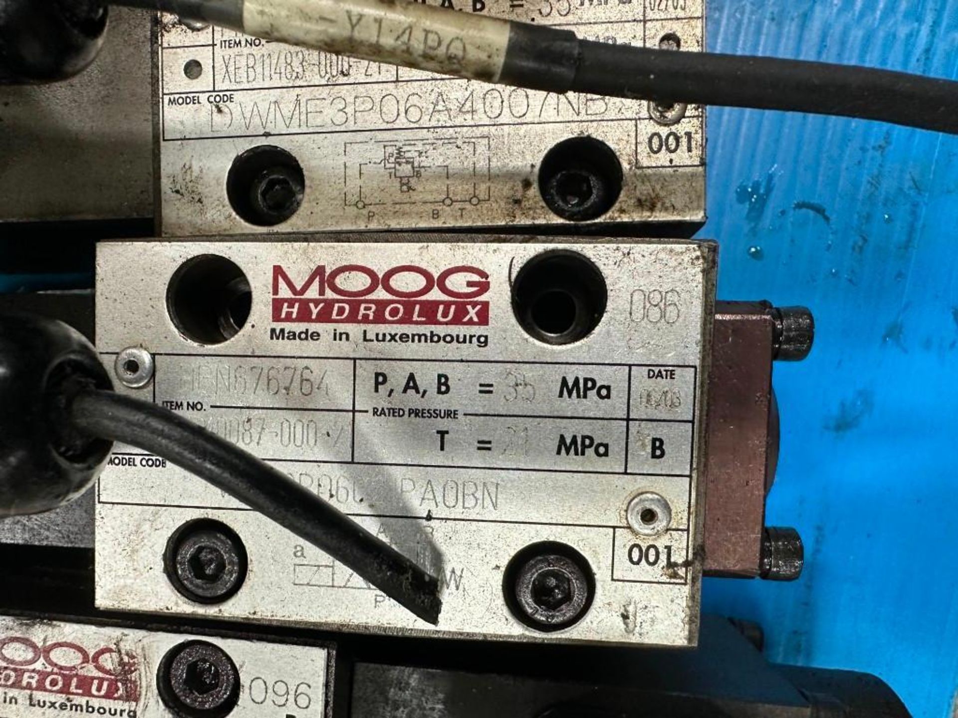 Lot of Assorted MOOG Valves - Image 3 of 5