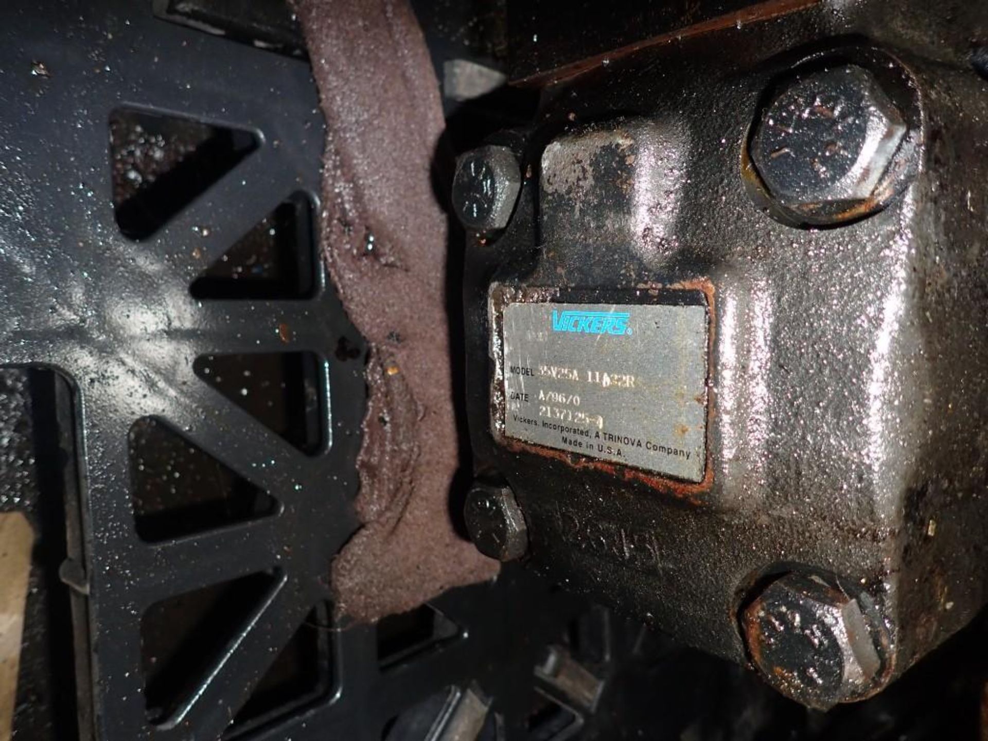 Vickers Integrated Motor Pump #MP22-B2-R-V112N - Image 4 of 5
