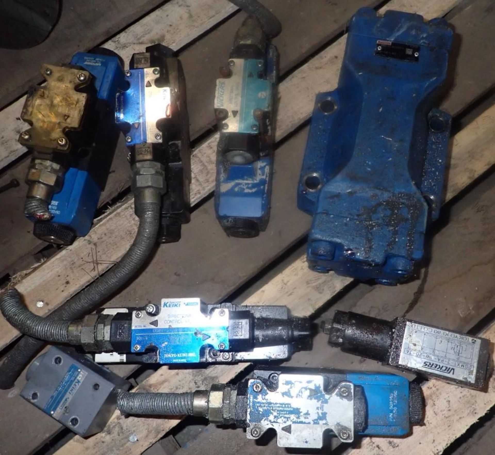 Lot of Hydraulic Valves +