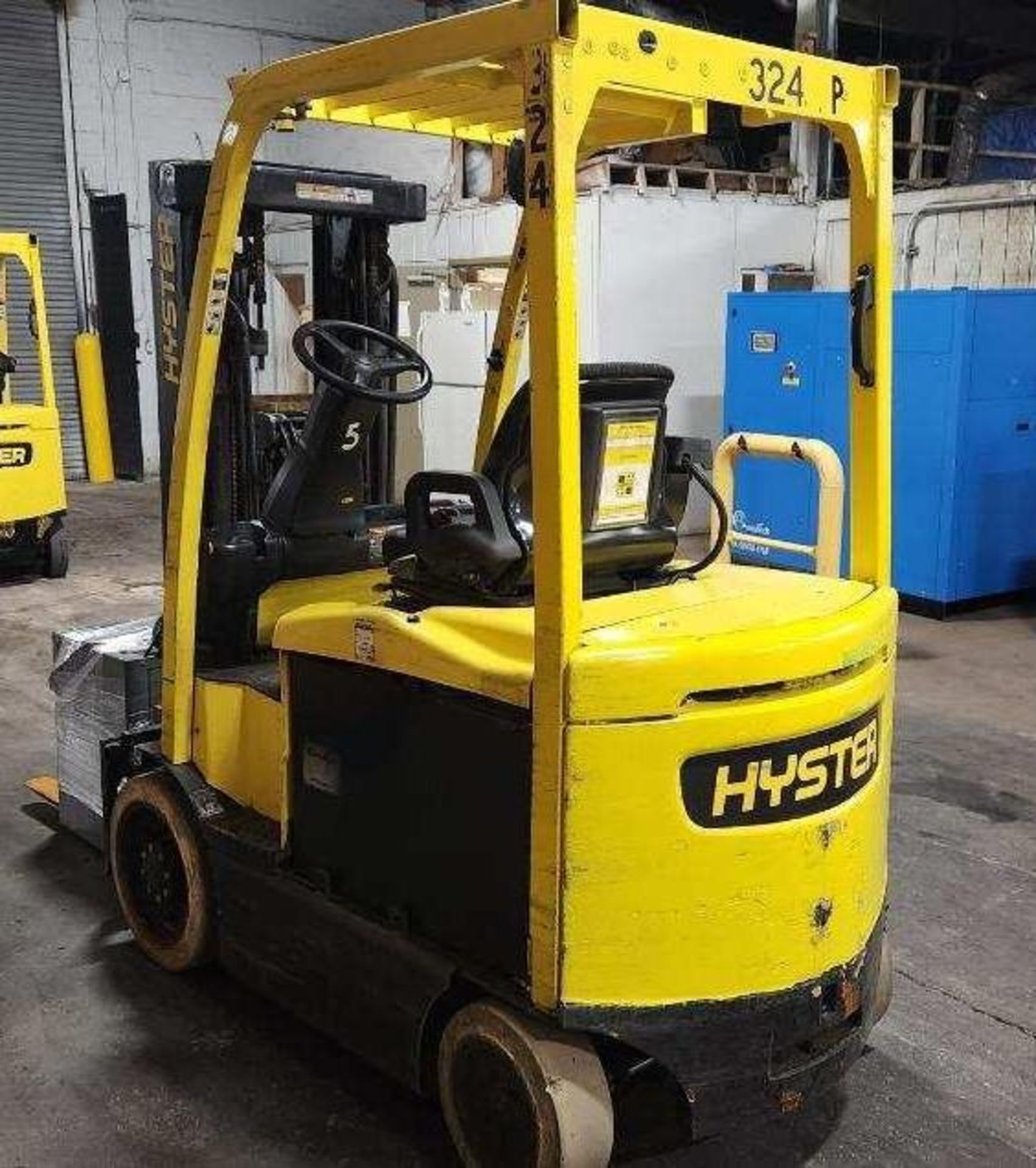 4,500 Lb. Cap Hyster E45XN-33 Electric Forklift w/Positioner - Bild 3 aus 8