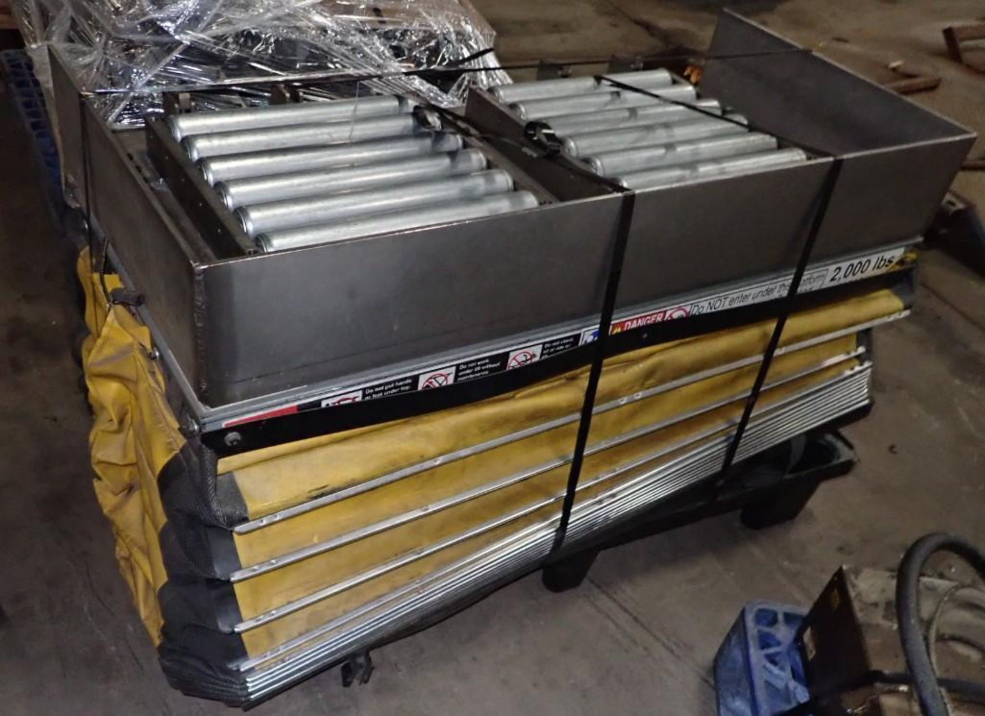 Roller Conveyor Lift Unit ??? - Image 2 of 5