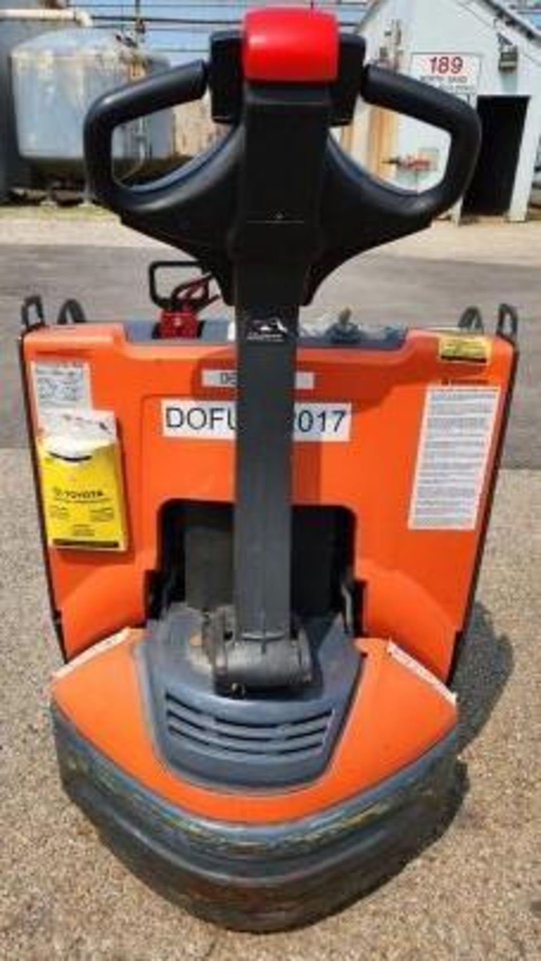 4,500 Lb. Toyota #8HBW23 Electric Walkie Pallet Jack Lift Truck *NON RUNNING* - Image 2 of 4