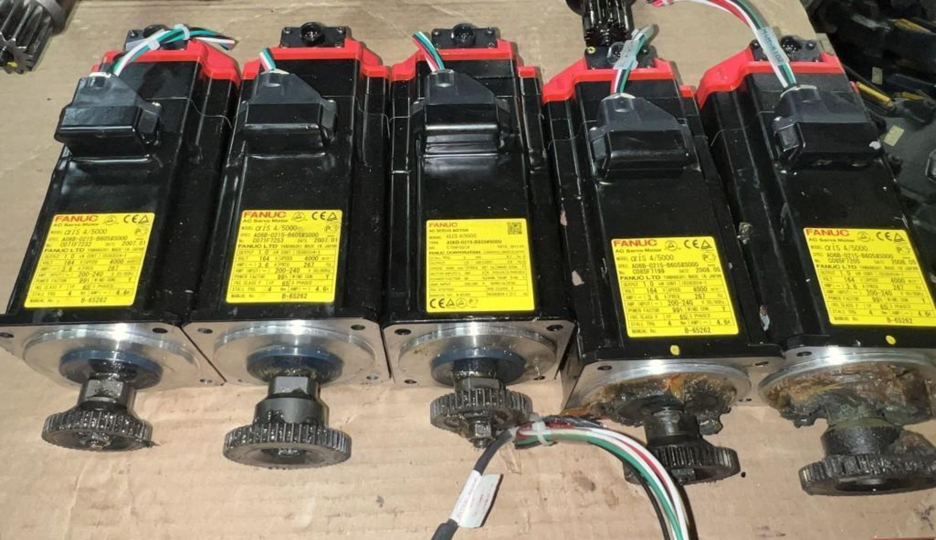 Lot of (5) Fanuc #A06B-0215-B605#S000 Servo Motors