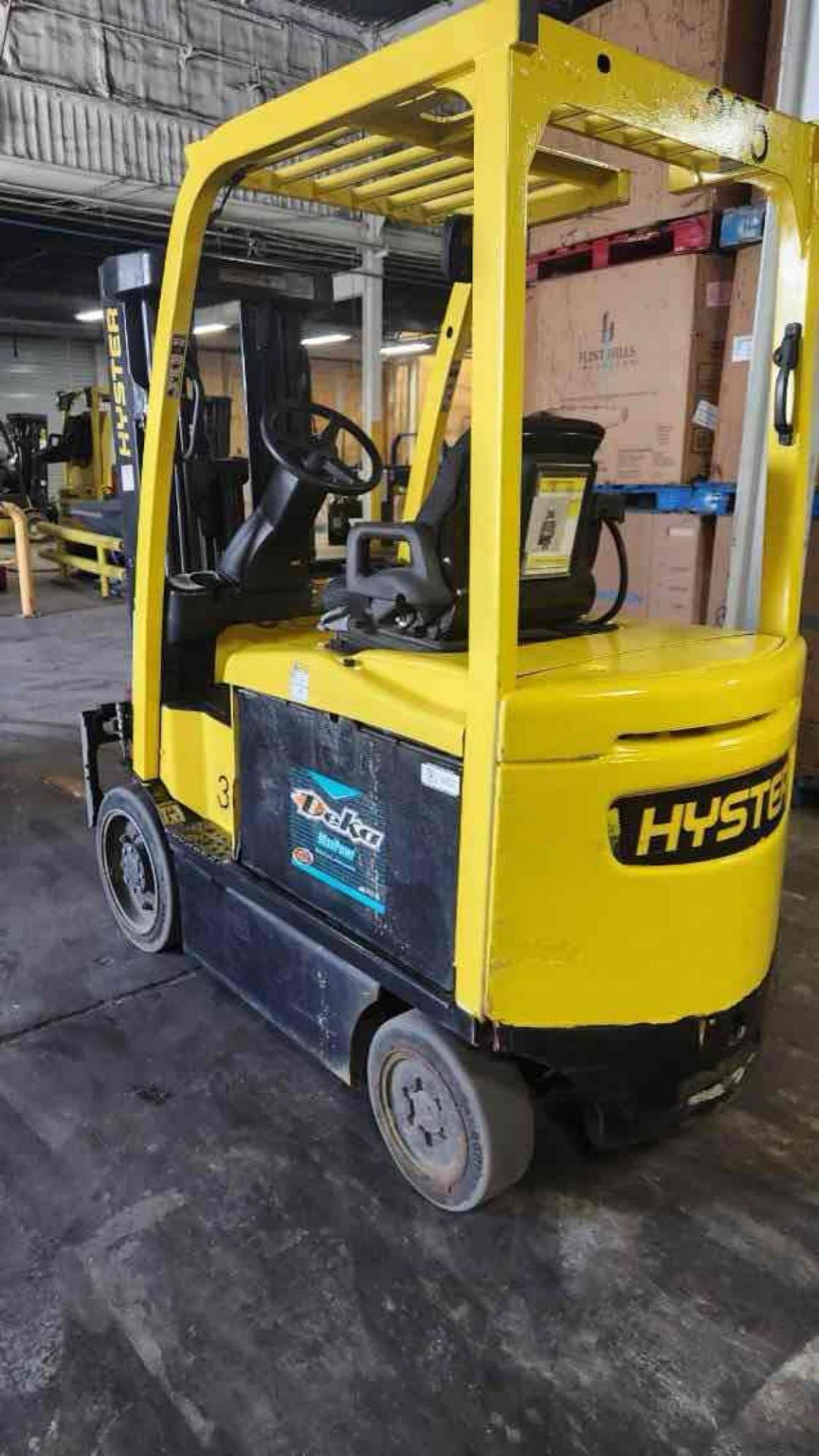 4,500 Lb. Cap Hyster E45XN-33 Electric Forklift - Image 4 of 9