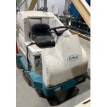 Tennant #7200 Floor Scrubber