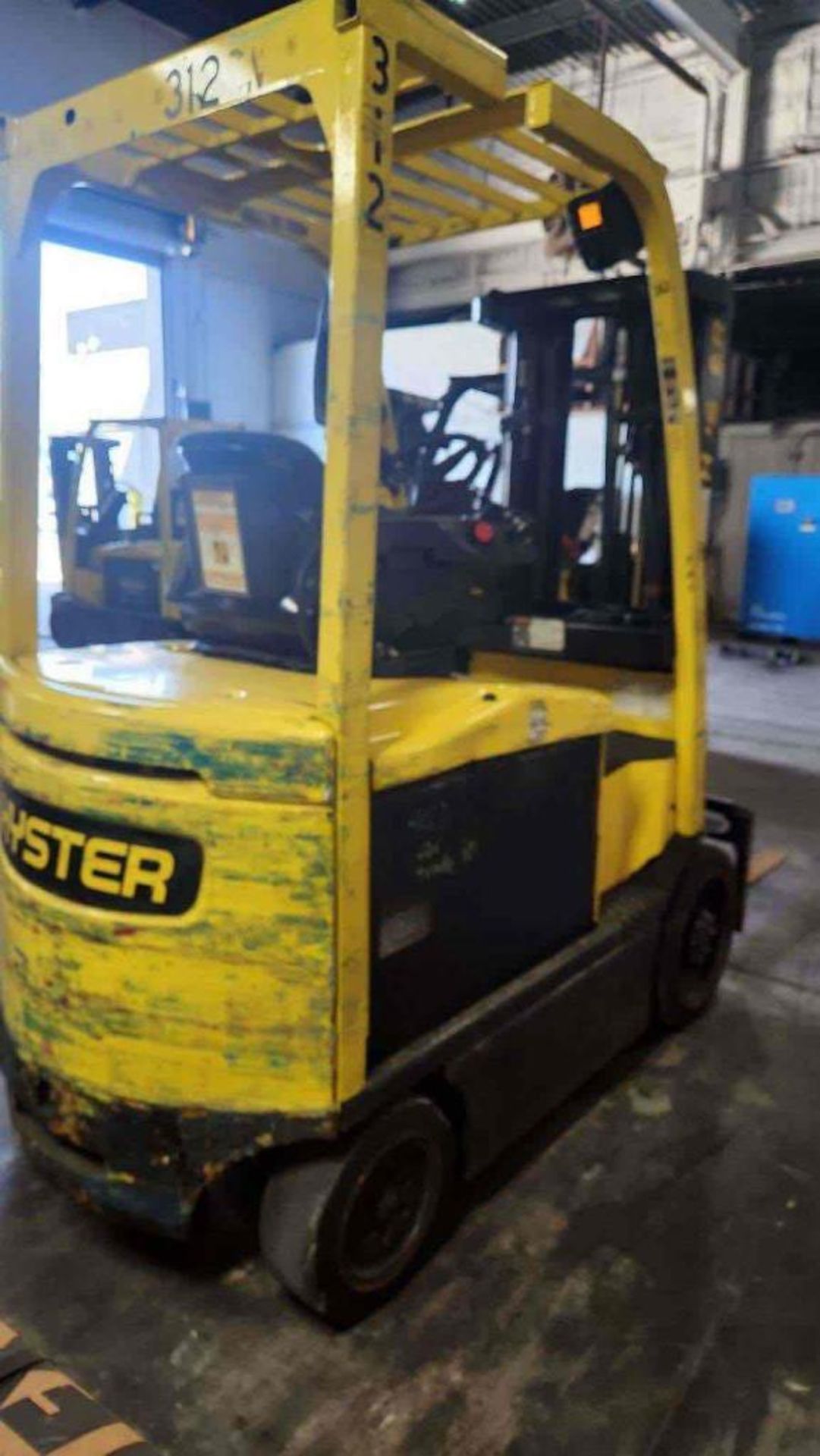 4,500 Lb. Cap Hyster E45XN-33 Electric Forklift - Image 6 of 9