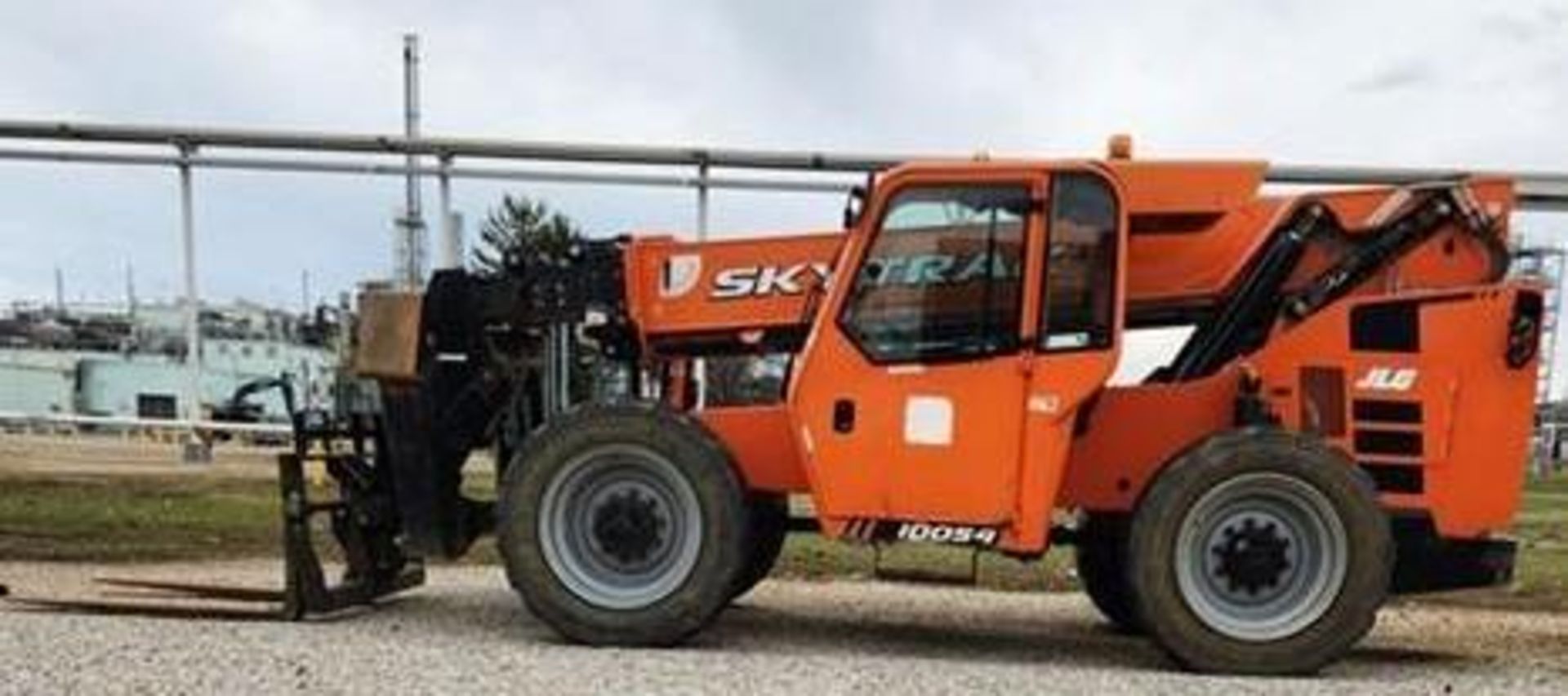 10,000 Lb. JLG #10054 Skytrak Telehandler