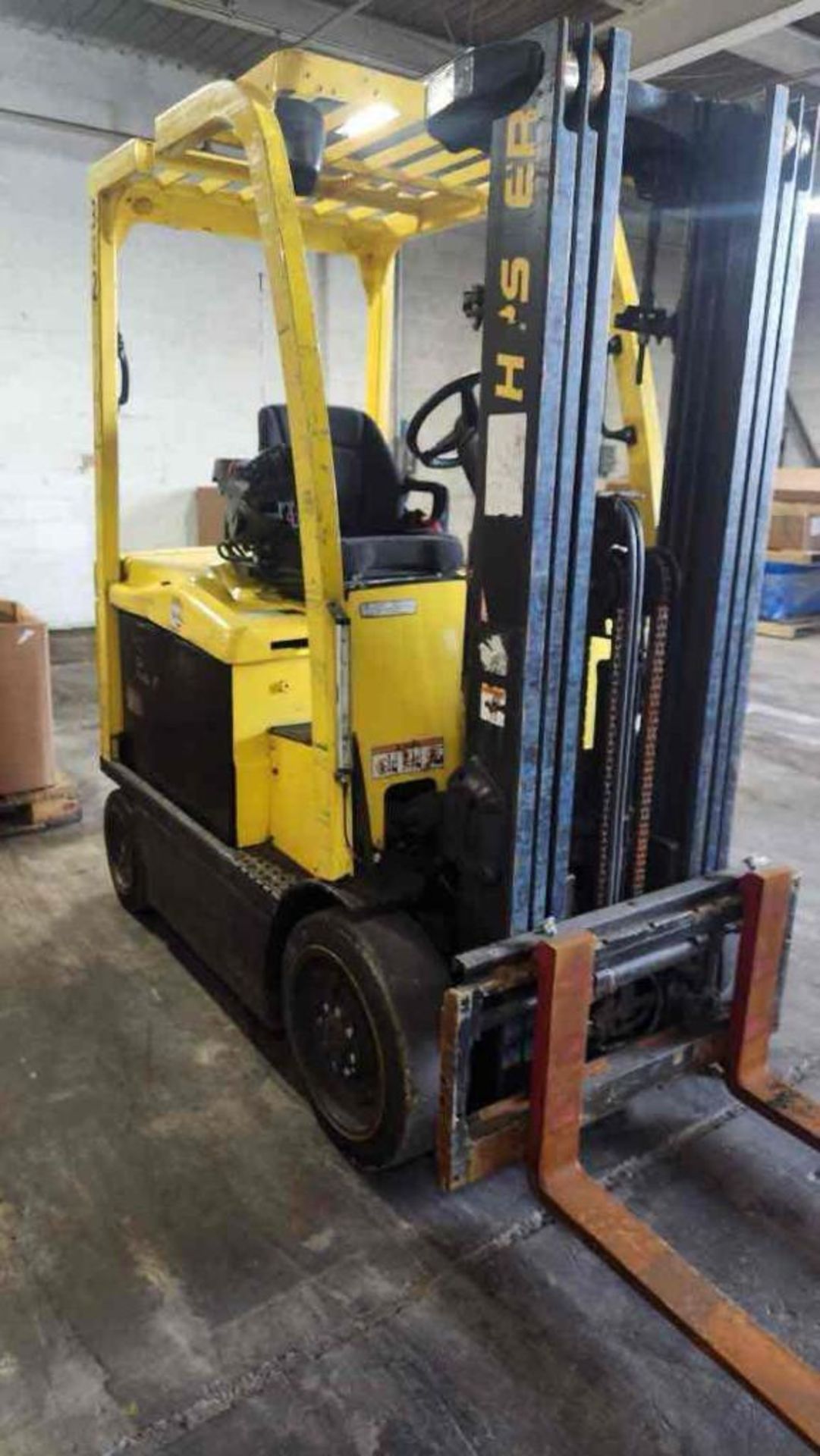 4,500 Lb. Cap Hyster E45XN-33 Electric Forklift - Image 2 of 9