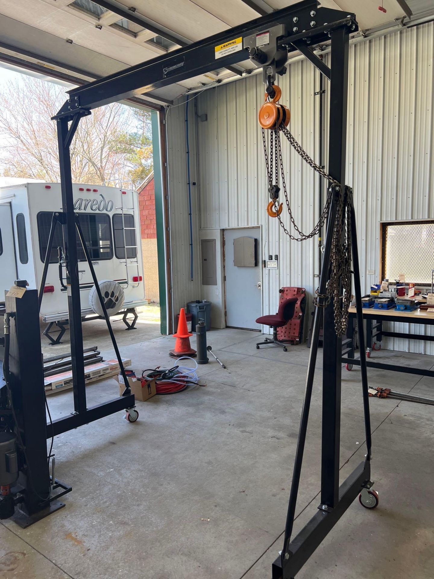 4,000lb Adjustable Gantry Crane