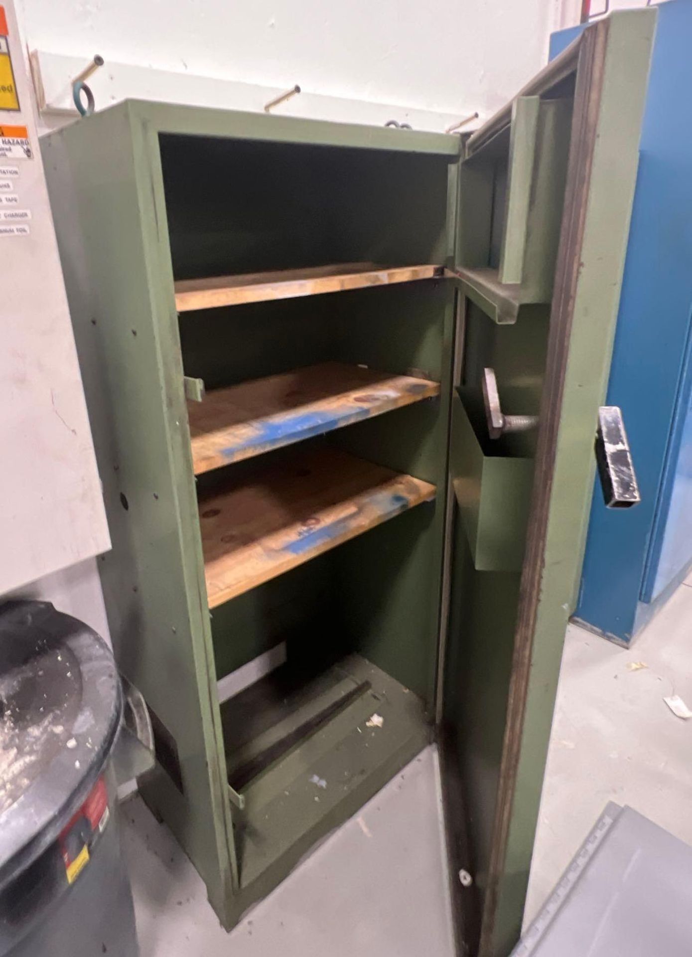 Lot of (5) Metal Cabinets - Image 9 of 13