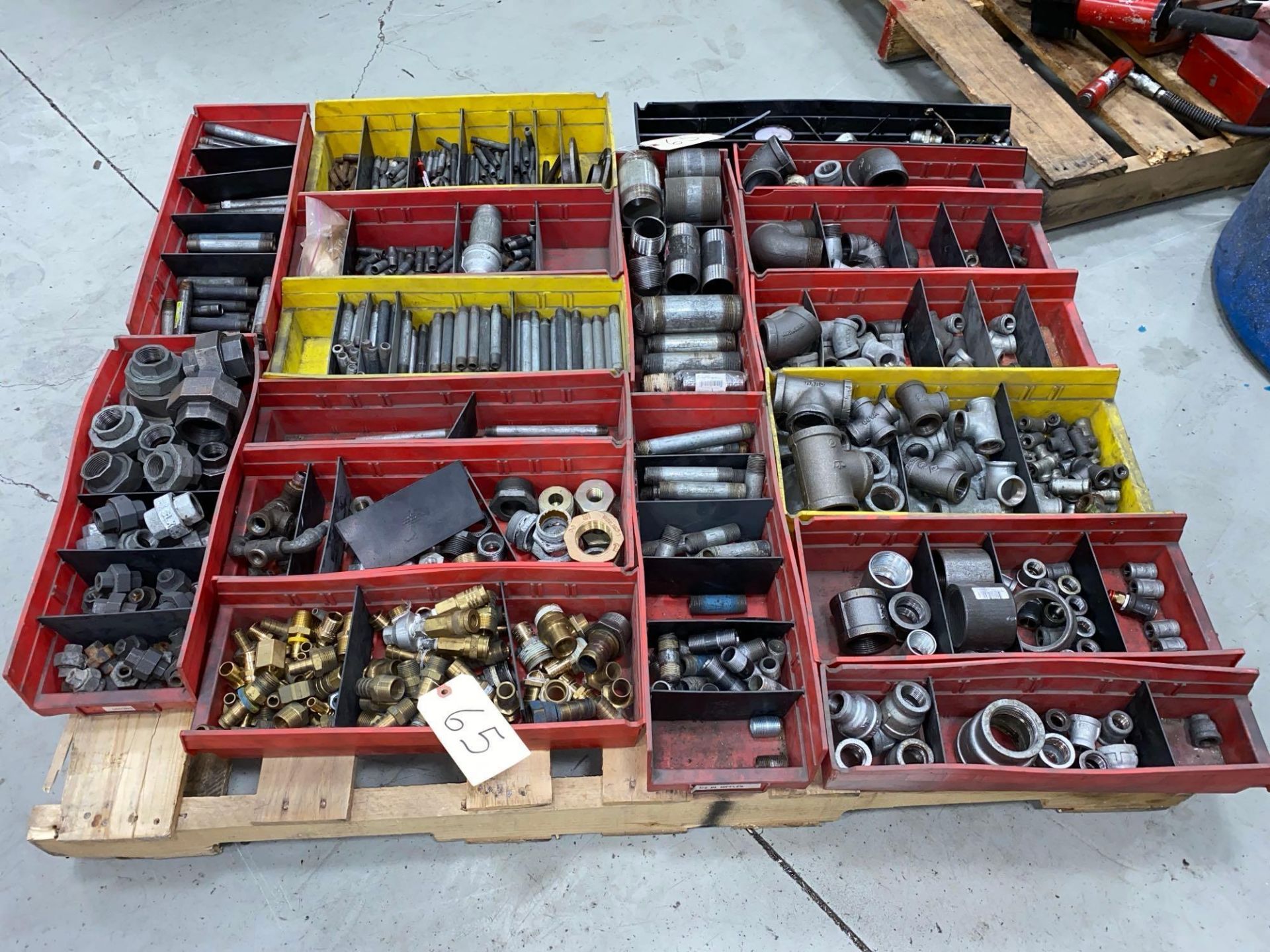 Skid / Lot of Misc. Pipe Fittings - Image 4 of 5