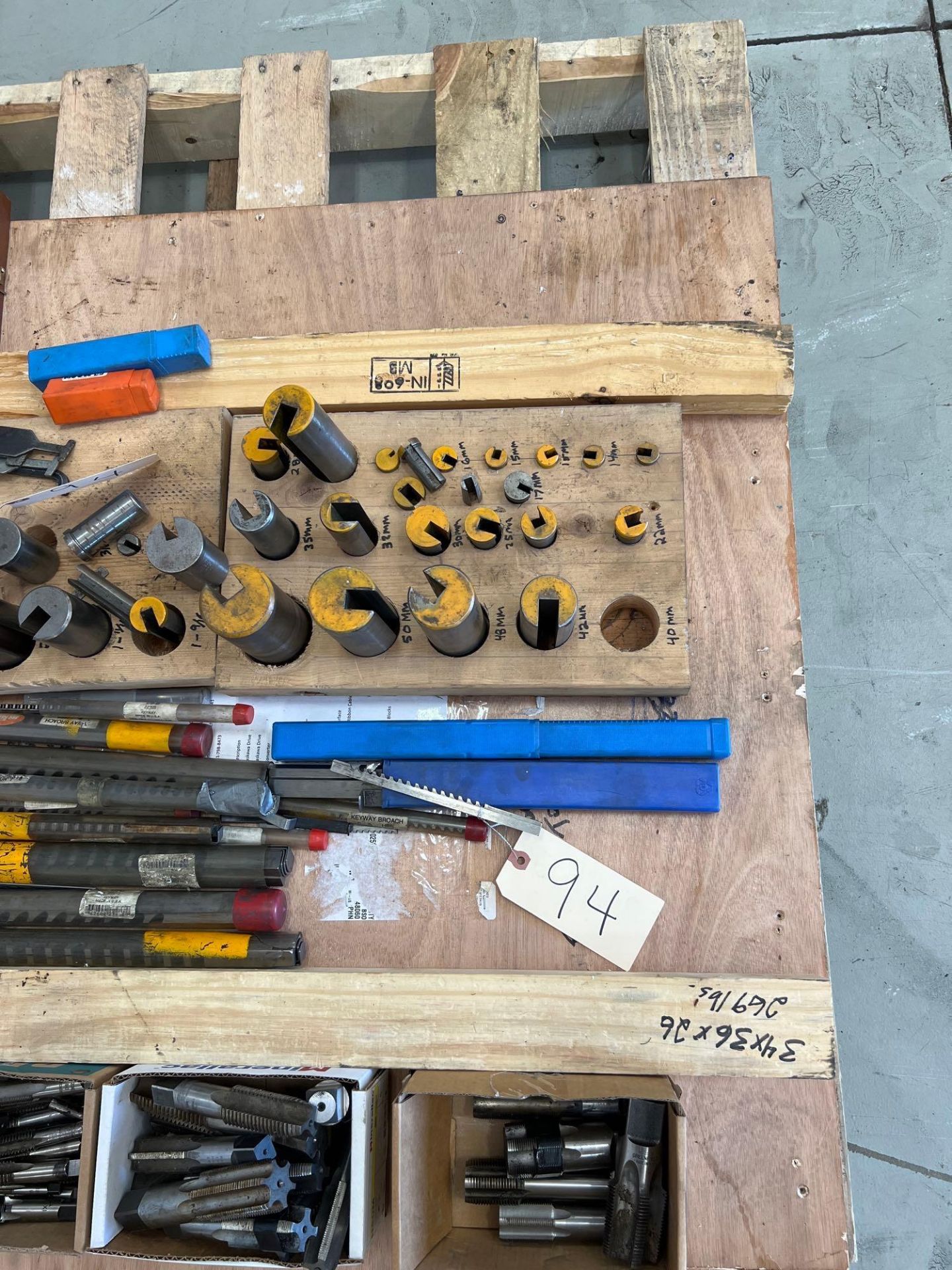 Lot of Broaching Tools, Taps, & Helicoil Items on Skid - Bild 4 aus 7