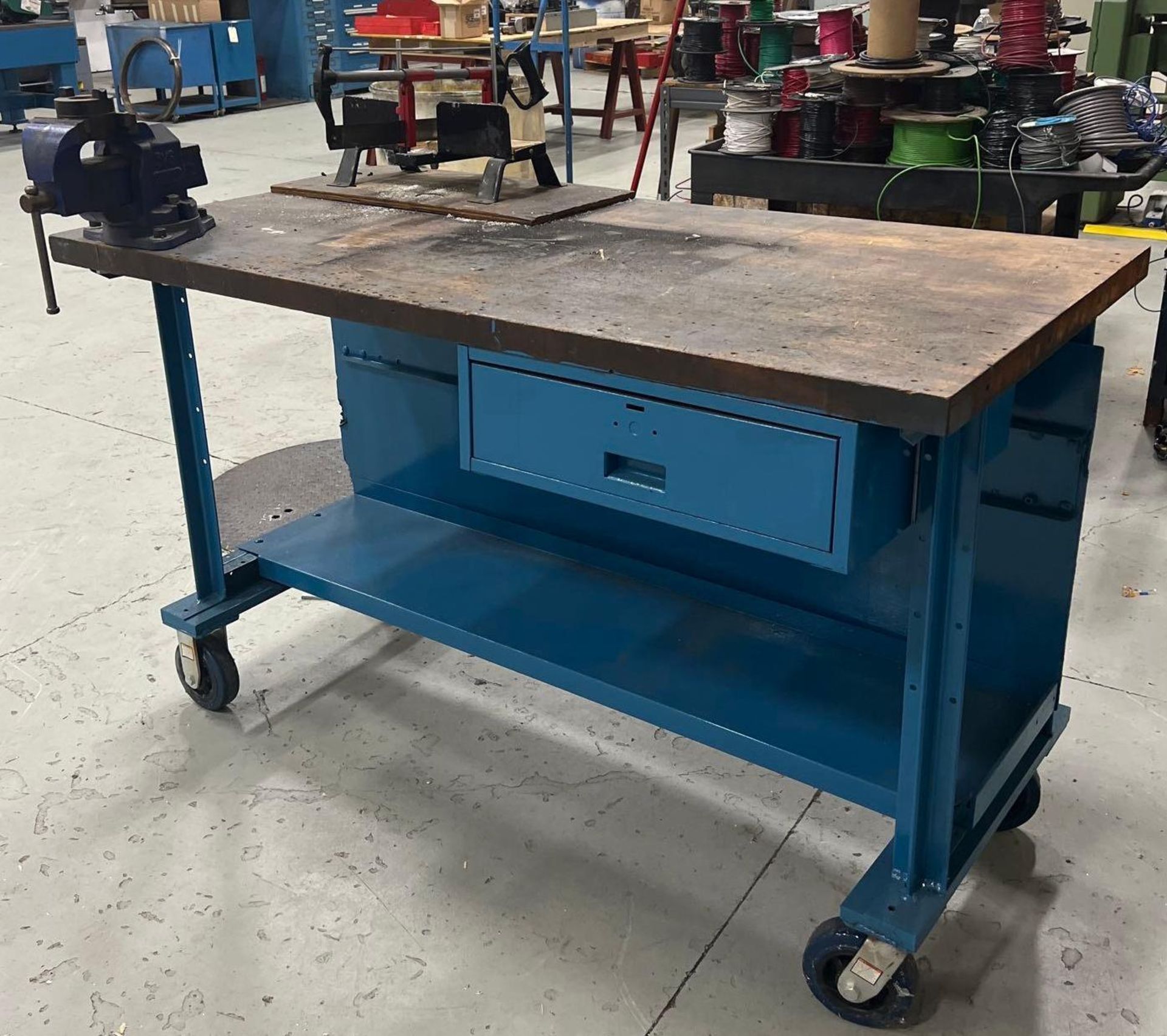Work Desk on Wheels with Vise and Saw - Image 2 of 6