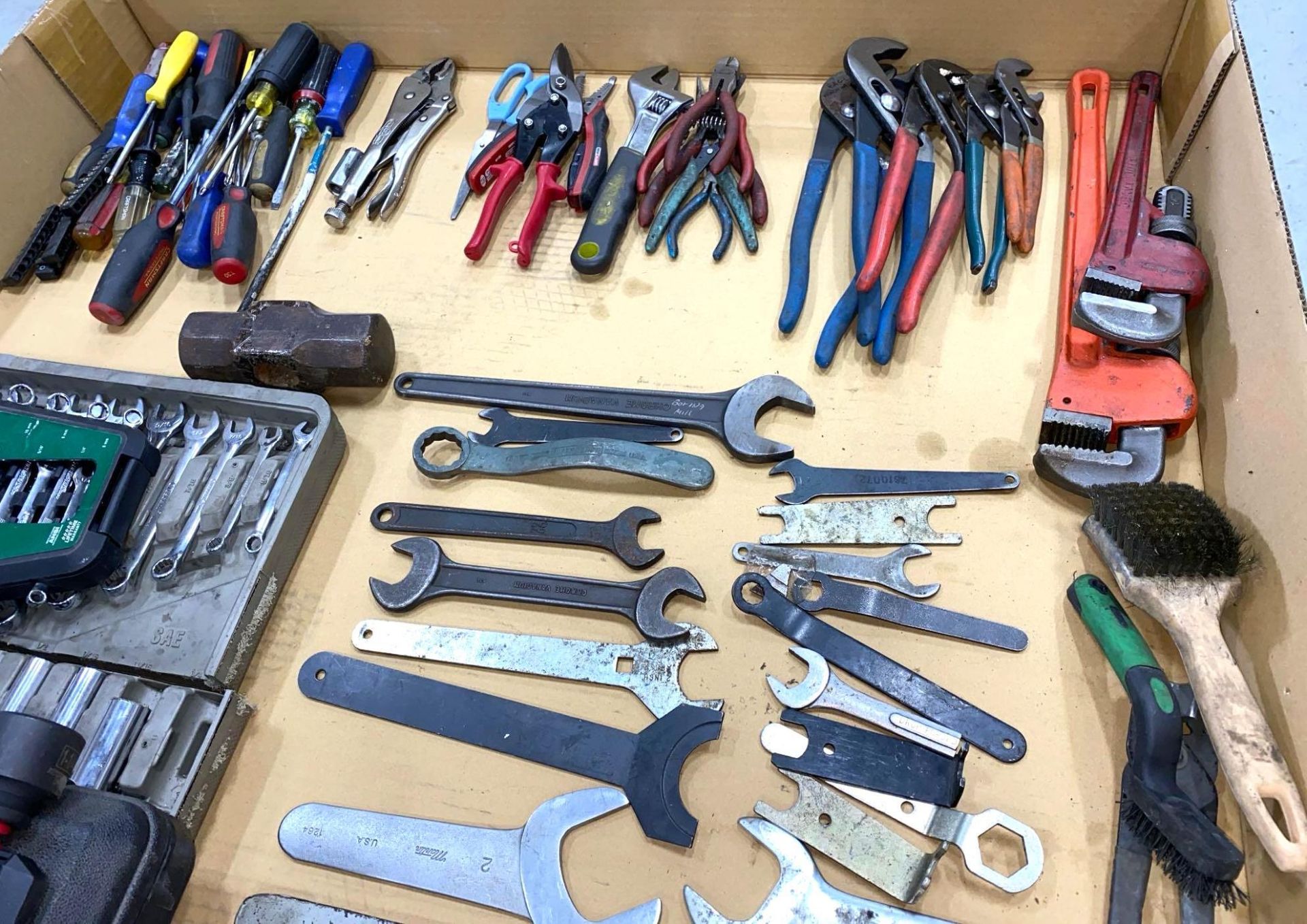 BIG LOT of Hand Tools, Wrenches, Files, Sockets, Levels, Etc. - Image 4 of 7