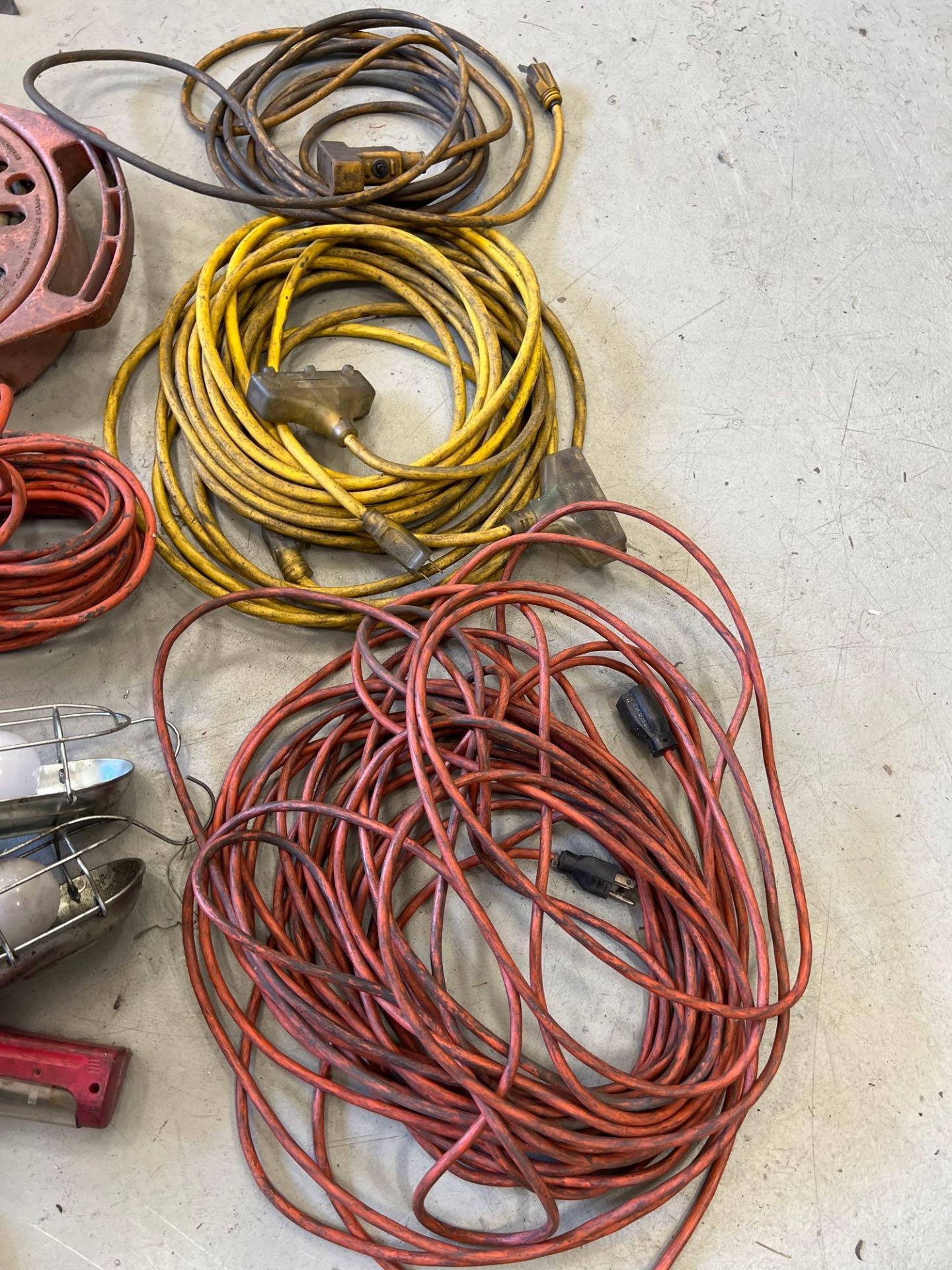 Lot of Misc. Electric Extensions Cords & Work Lights - Bild 6 aus 6