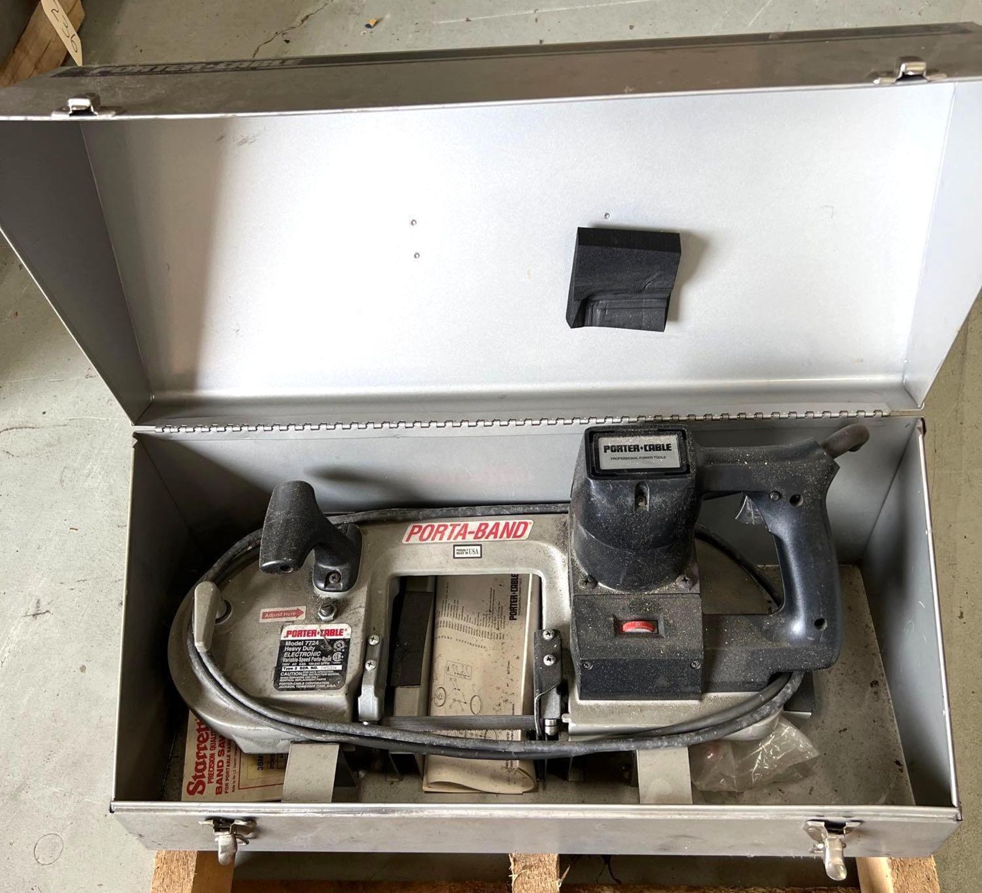 Porter Cable 7724 Variable Speed Porta-Band Saw w/ Case