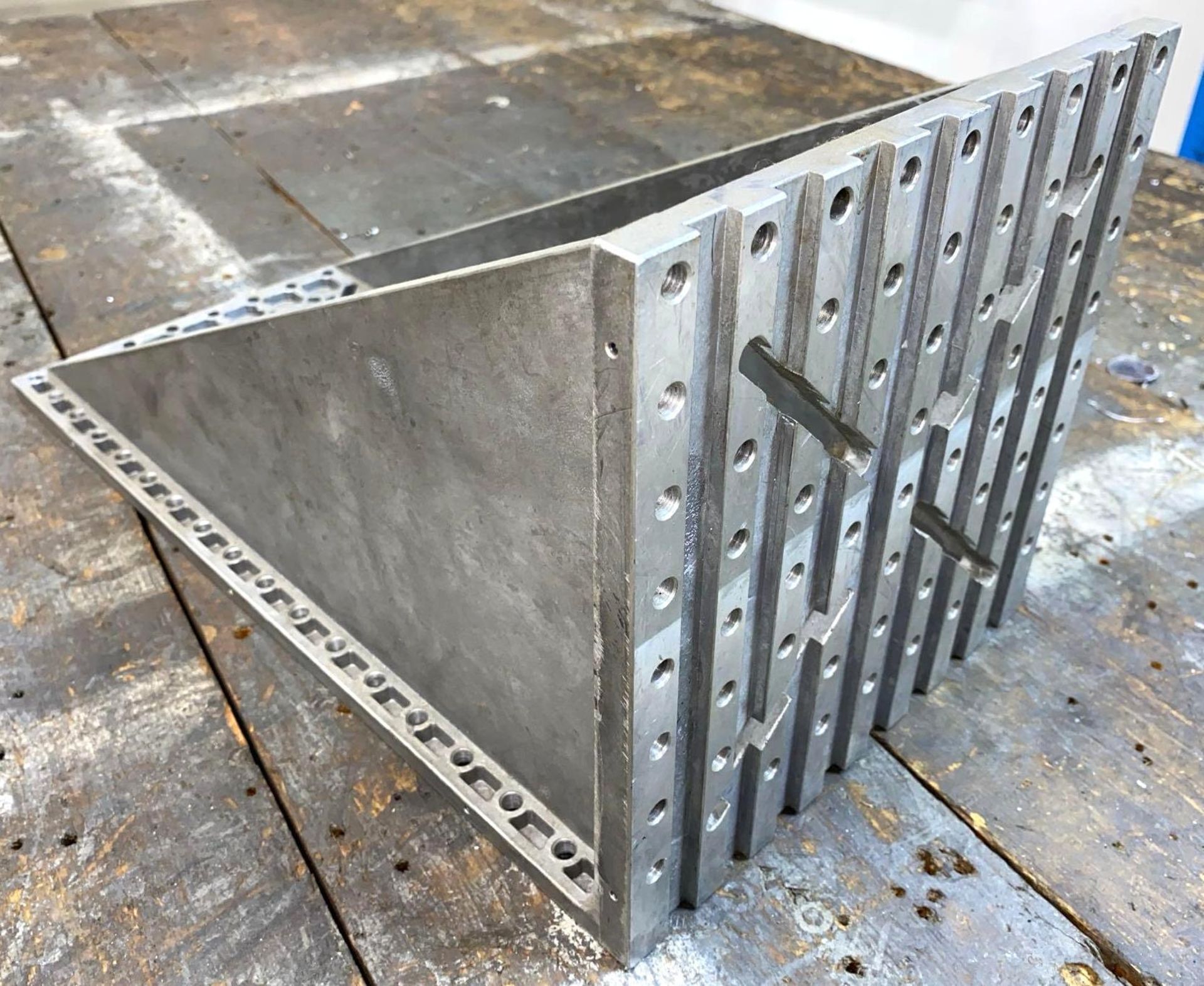 8-5/8 x 17-1/2 x 8-5/8 Aluminum Angle Plate - Image 4 of 4