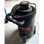 Dayton 3Z708D Wet / Dry Vacuum, 120V