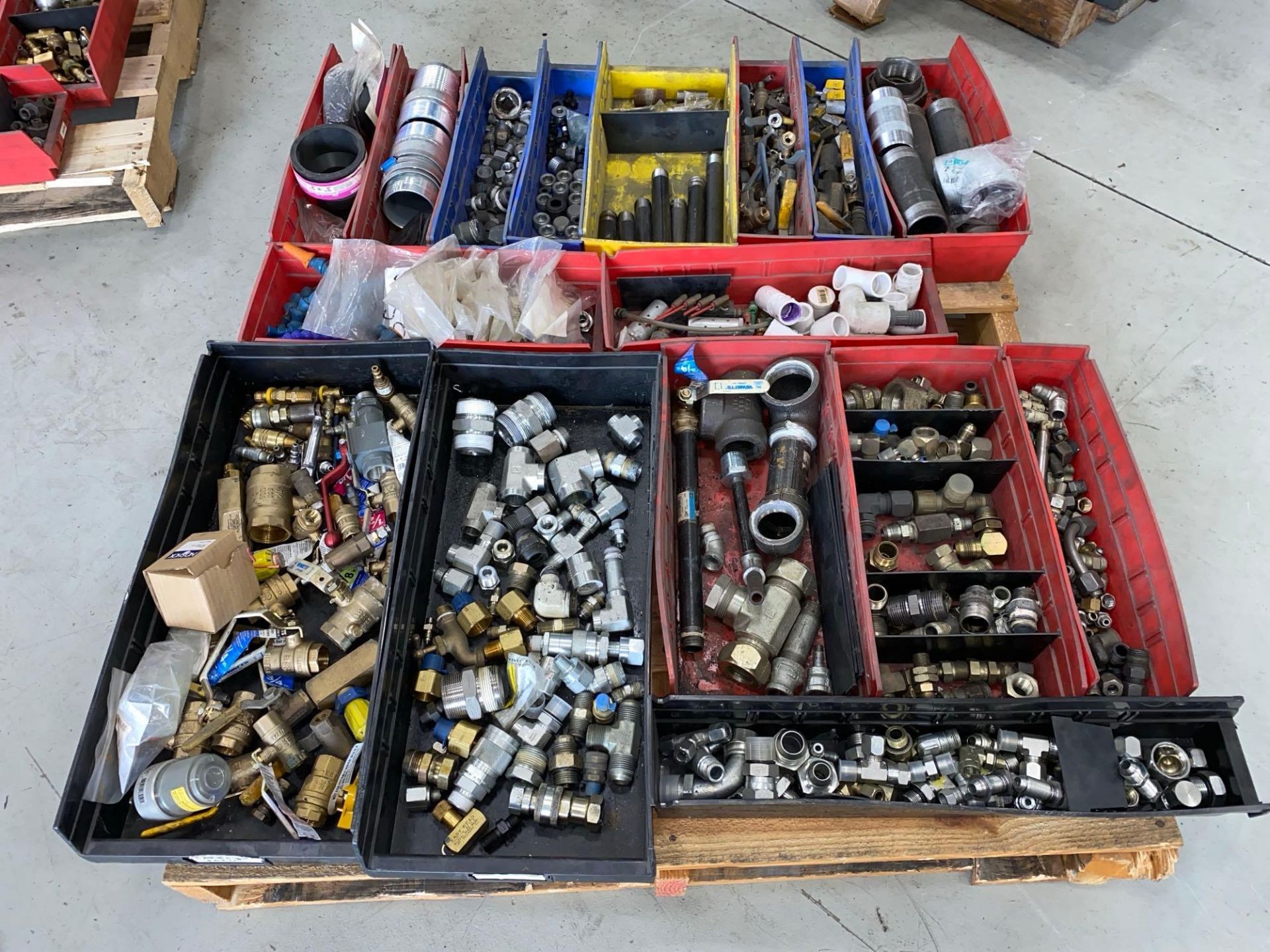 Skid / Lot of Misc. Pipe Fittings, Valves, Nipples, Misc. Fittings