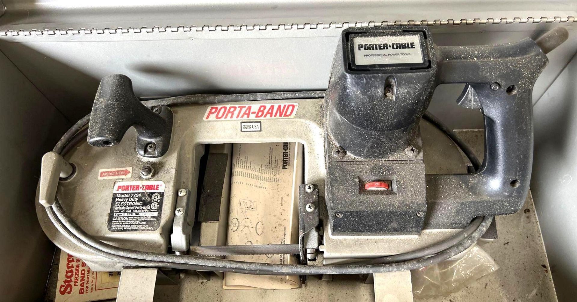 Porter Cable 7724 Variable Speed Porta-Band Saw with Case - Bild 3 aus 3