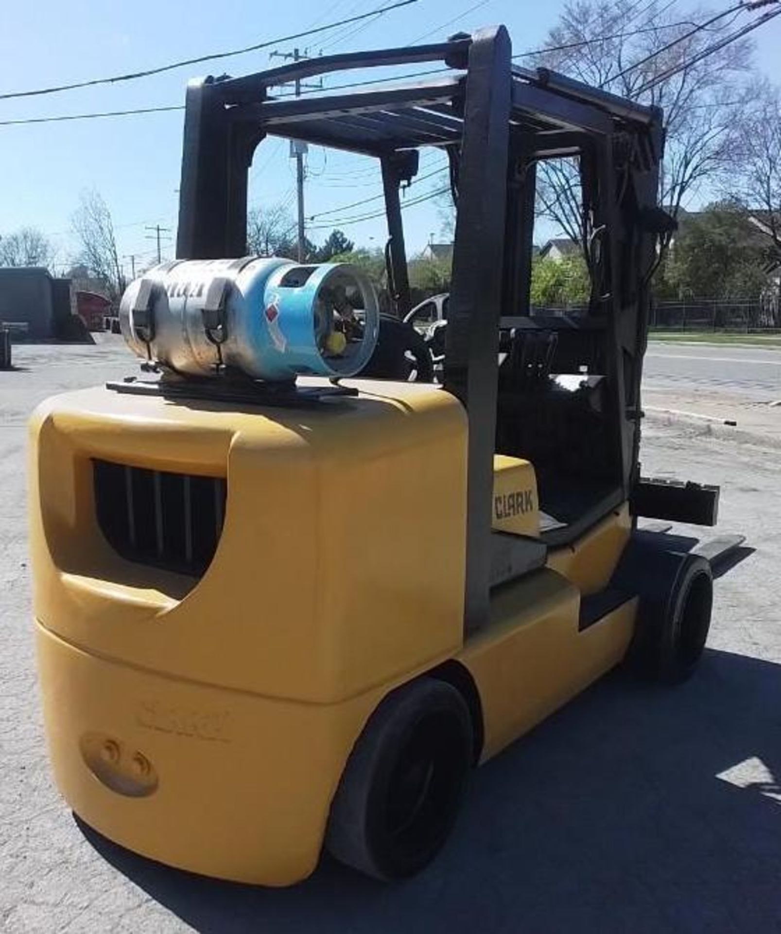 15,000 Lb Clark #CGC70 LP Gas Forklift - Image 2 of 7