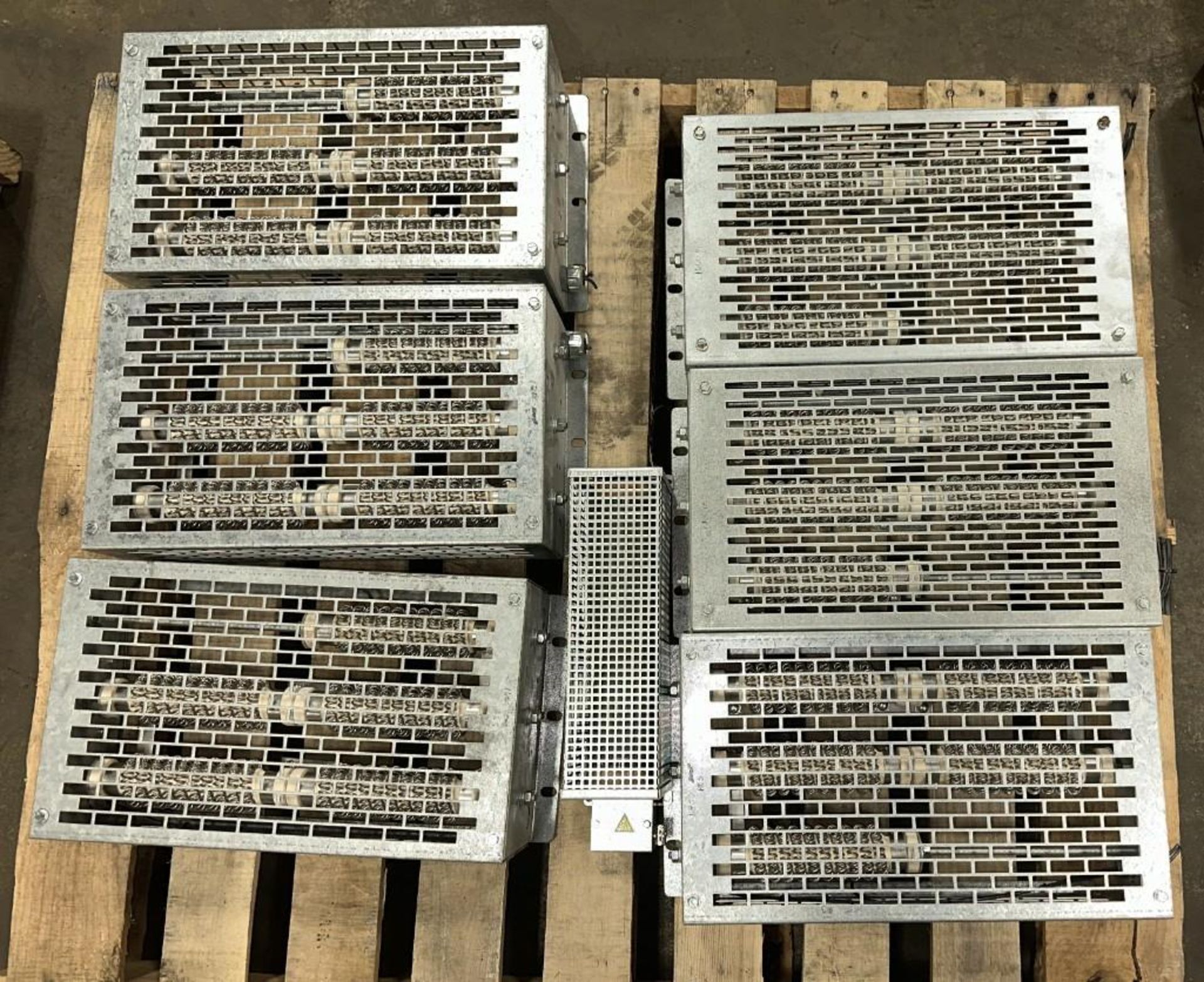 Lot of Post Glover #5LC30-DBEN3D2 Wirewound Power Resistors